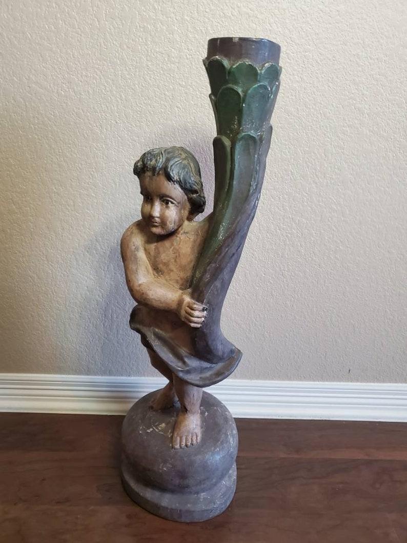 Hand-Carved 18th Century Spanish Colonial Putti Torchère For Sale