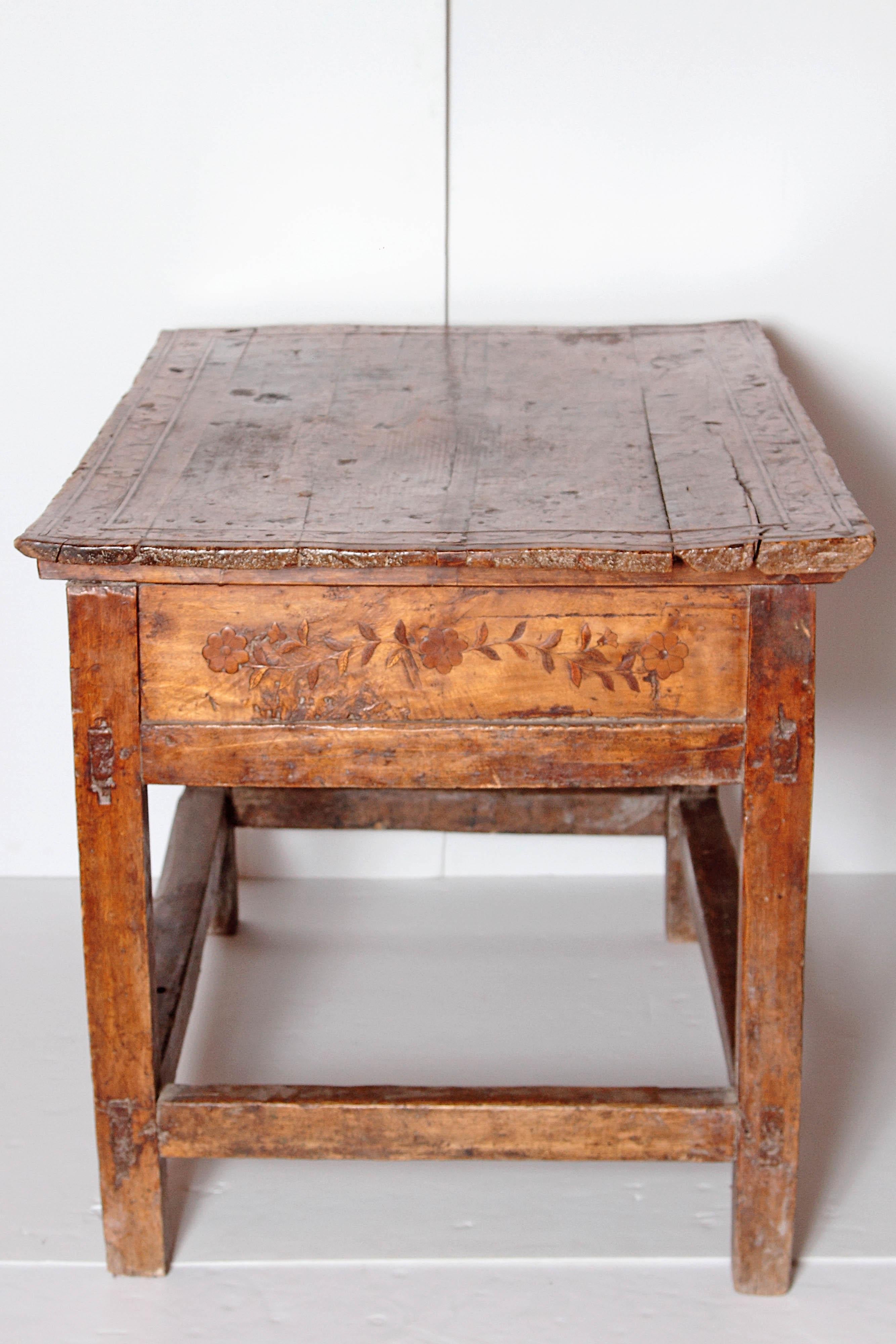 18th Century Spanish Colonial Table from Columbia In Good Condition In Dallas, TX
