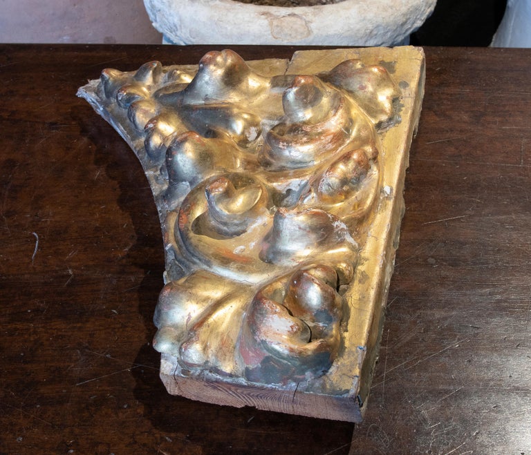 18th Century Spanish Decorative Finial Carved in Wood For Sale at 1stDibs