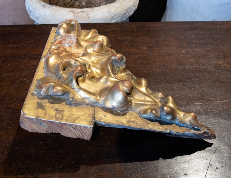18th Century Spanish Decorative Finial Carved in Wood For Sale at 1stDibs