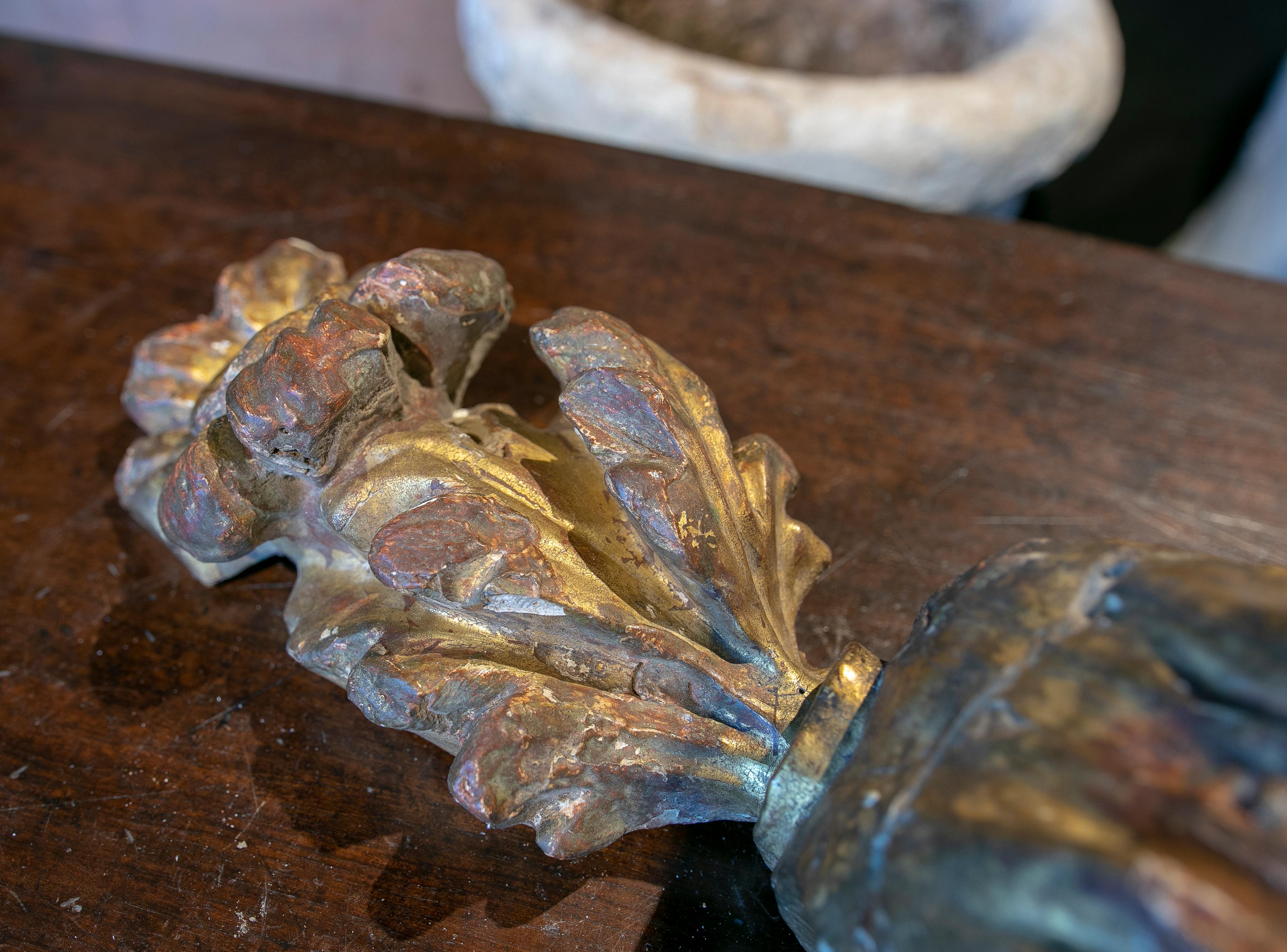 18th Century Spanish Decorative Finial Carved in Wood in the Shape of a Plant For Sale 4