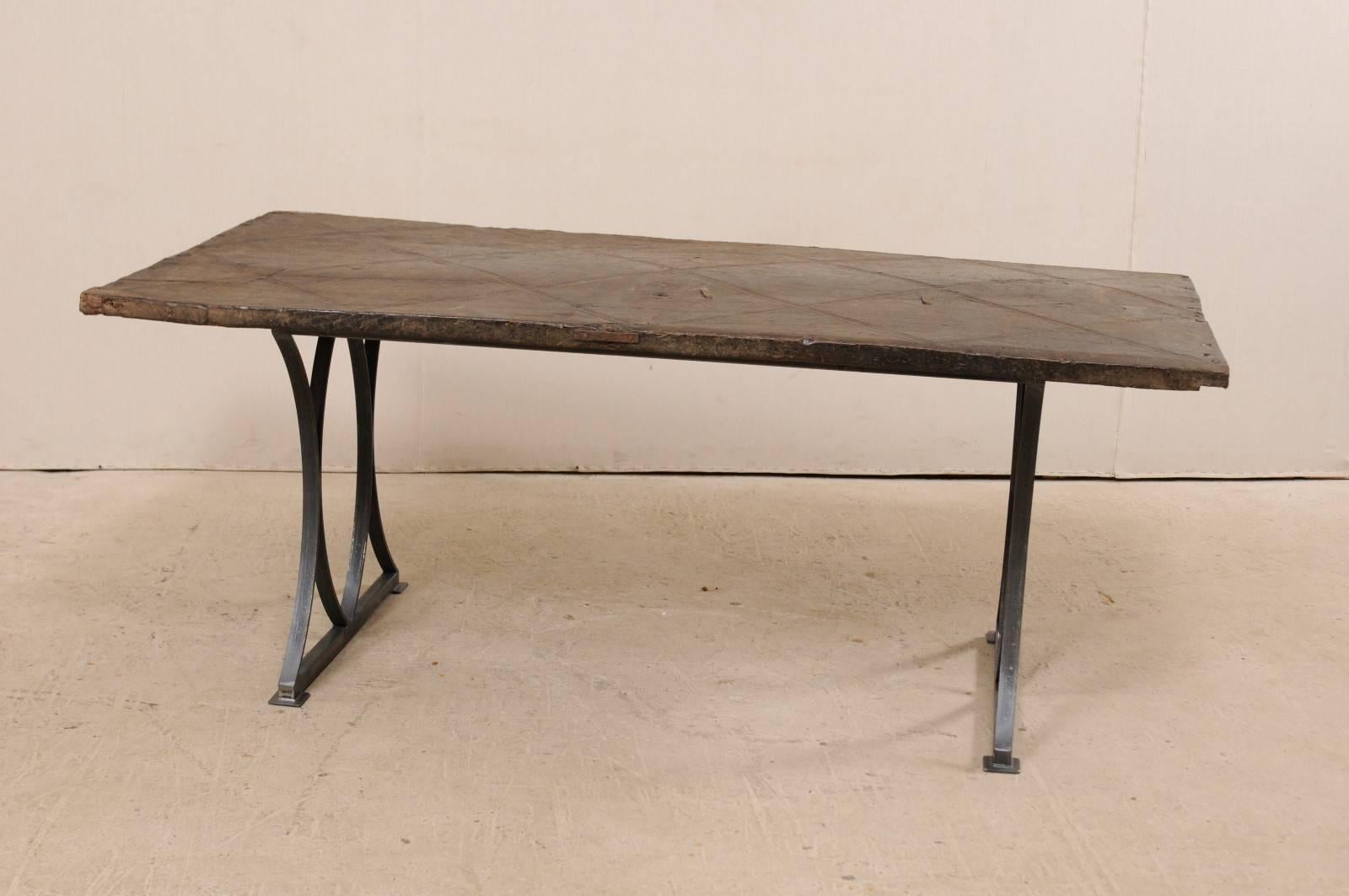 Espagnol Bureau ou table espagnole du 18ème siècle fabriquée sur mesure avec des pieds à tréteaux en fer en vente