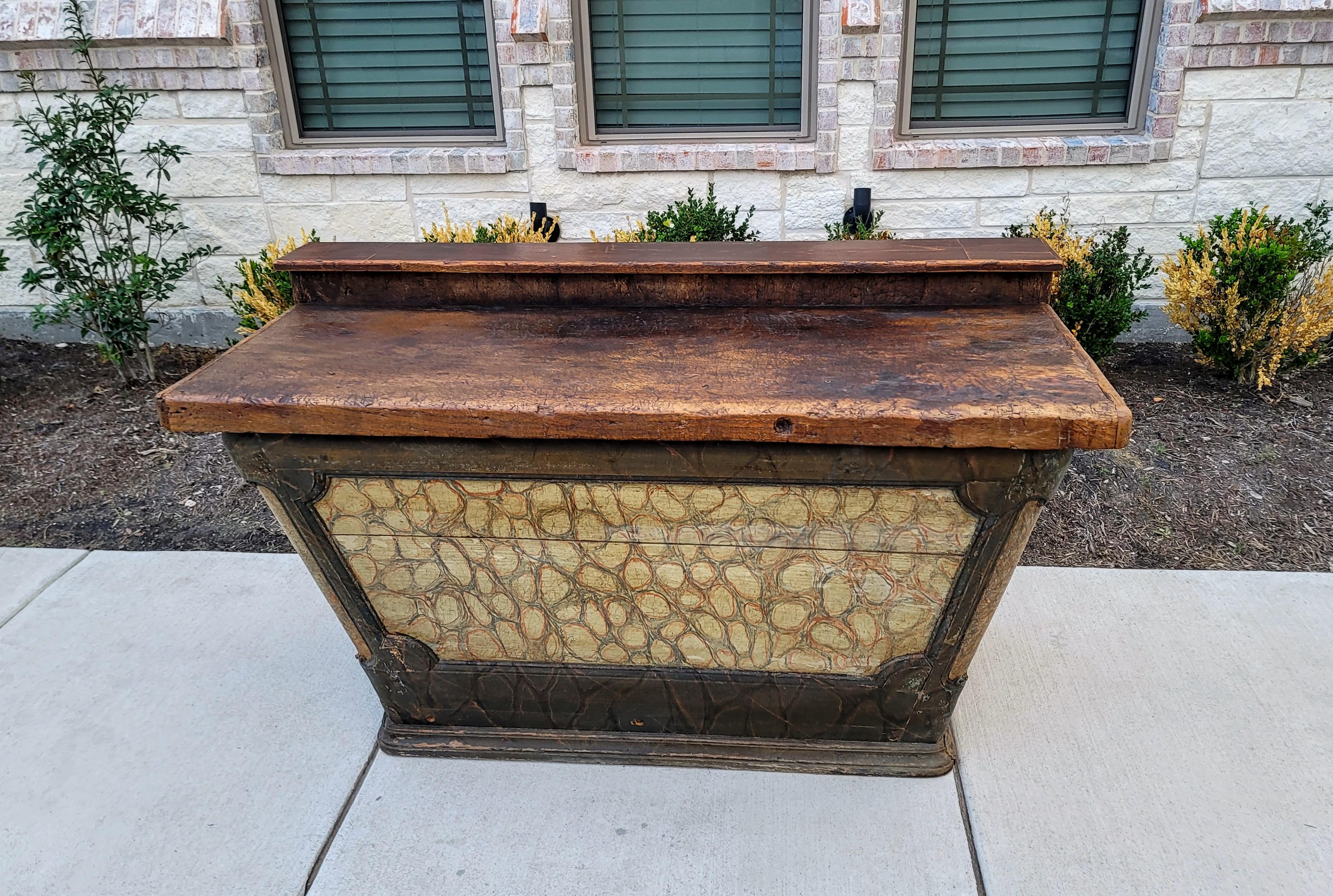 A magnificent rustic Spanish Colonial antique, circa 1725, church altar with remarkable patina and detailing.

Hand-crafted in the first half of the 18th century, most likely commissioned by the Spanish Empire for use in a Colonial religious