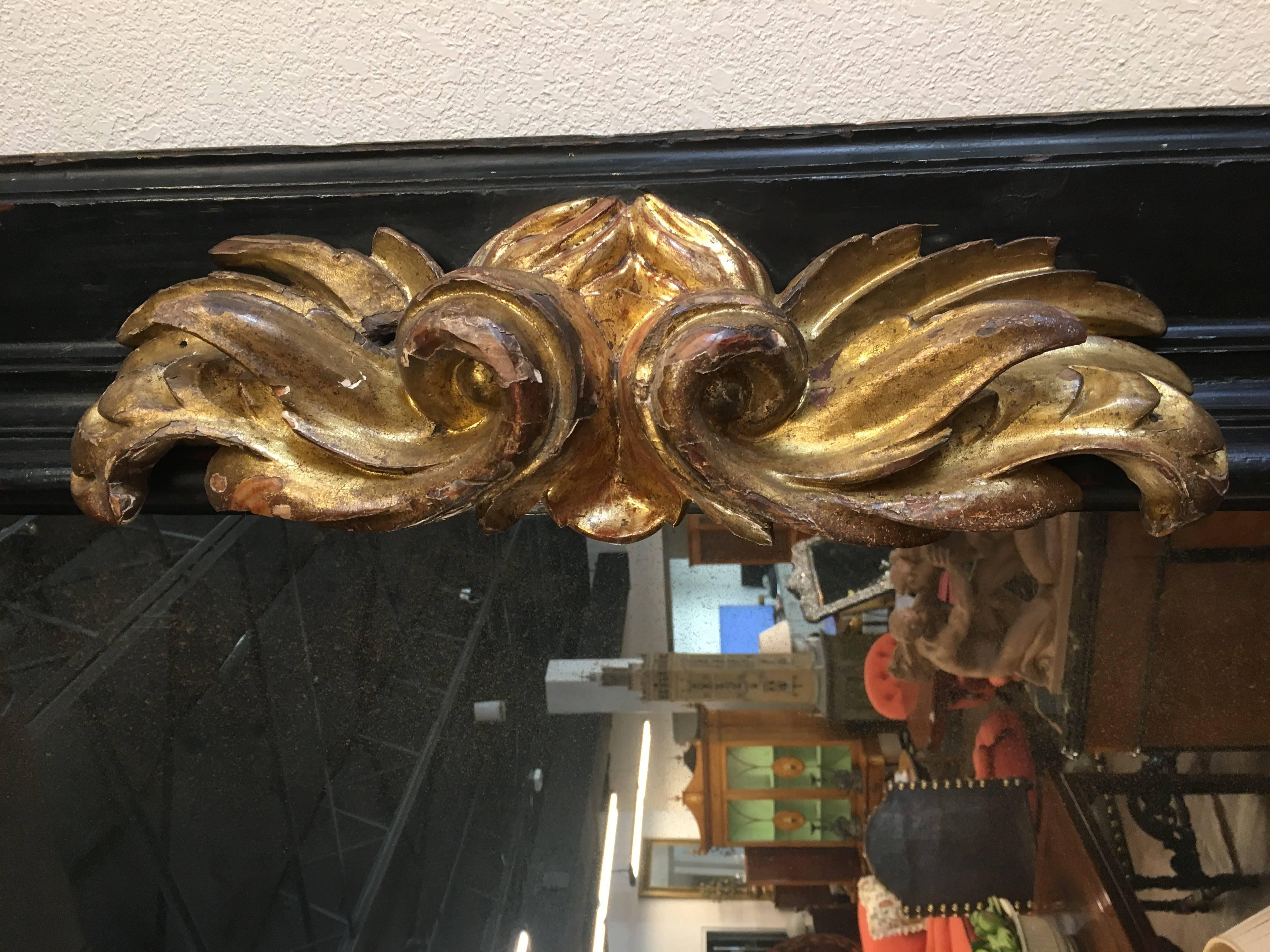 18th Century Spanish Framed Mirror with Hand-Carved Rococo Gilt Ornamentation For Sale 2