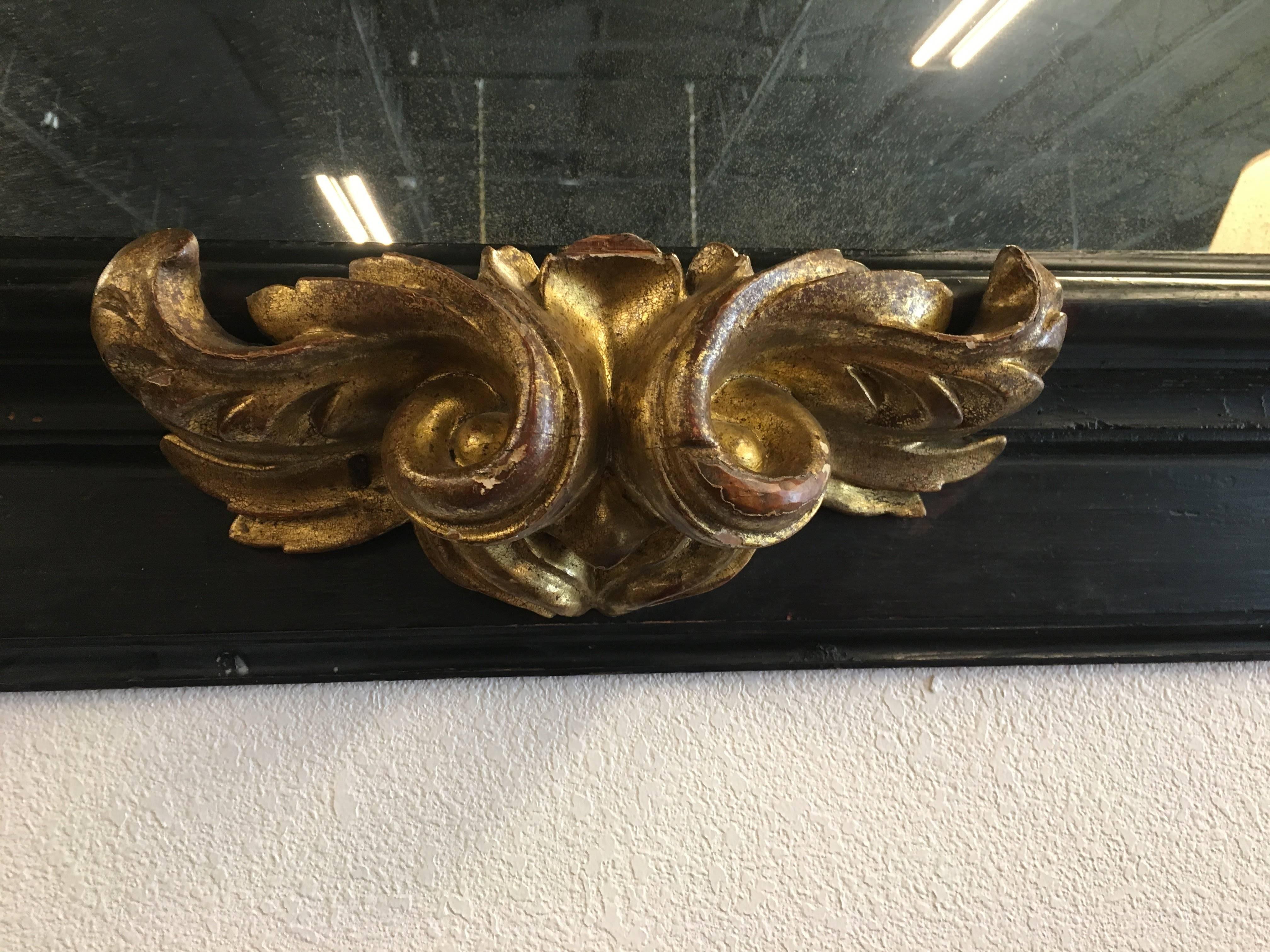 18th Century Spanish Framed Mirror with Hand-Carved Rococo Gilt Ornamentation For Sale 3