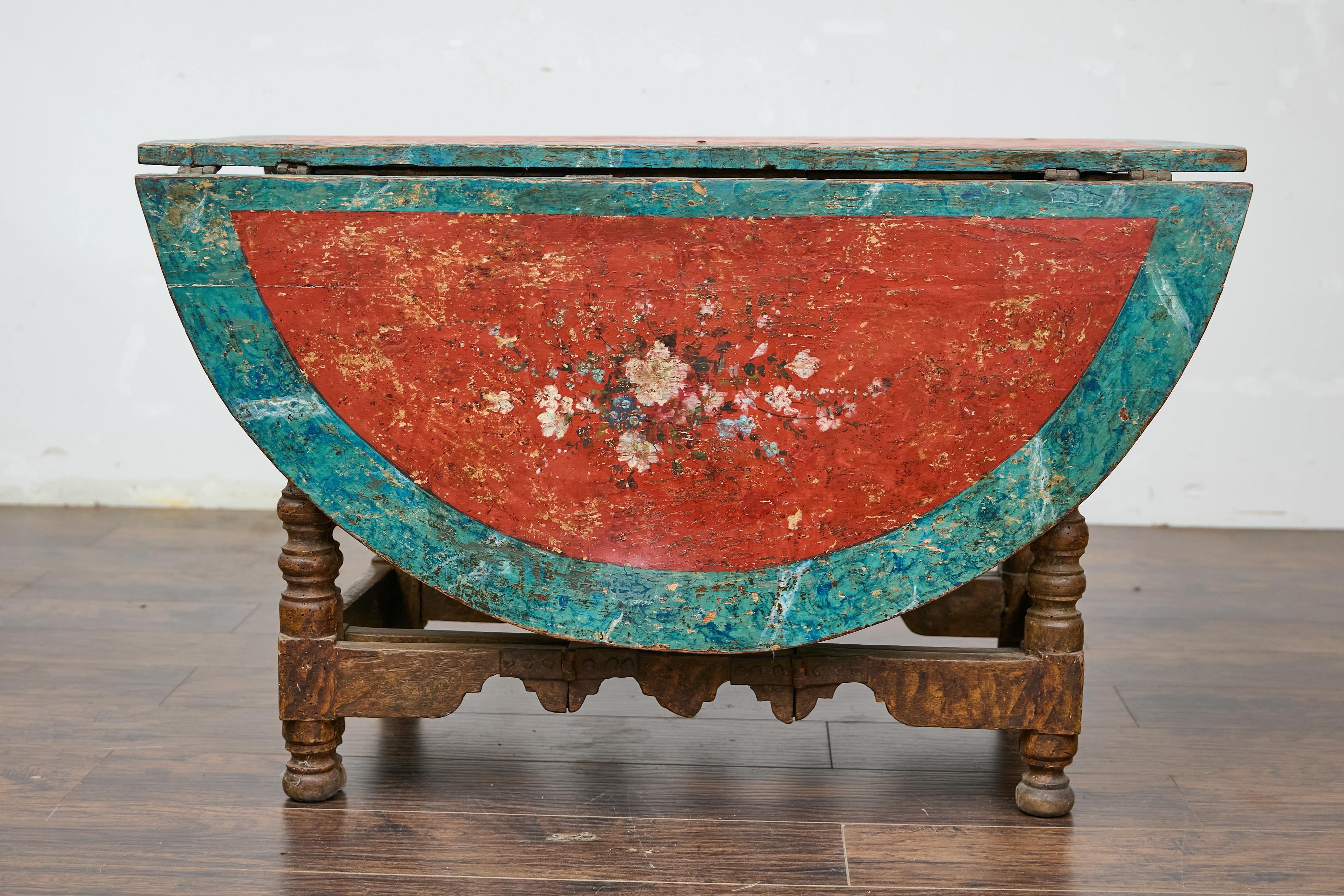 18th-Century Spanish Gateleg Table with Floral Polychrome Décor and Drop Leaves For Sale 5