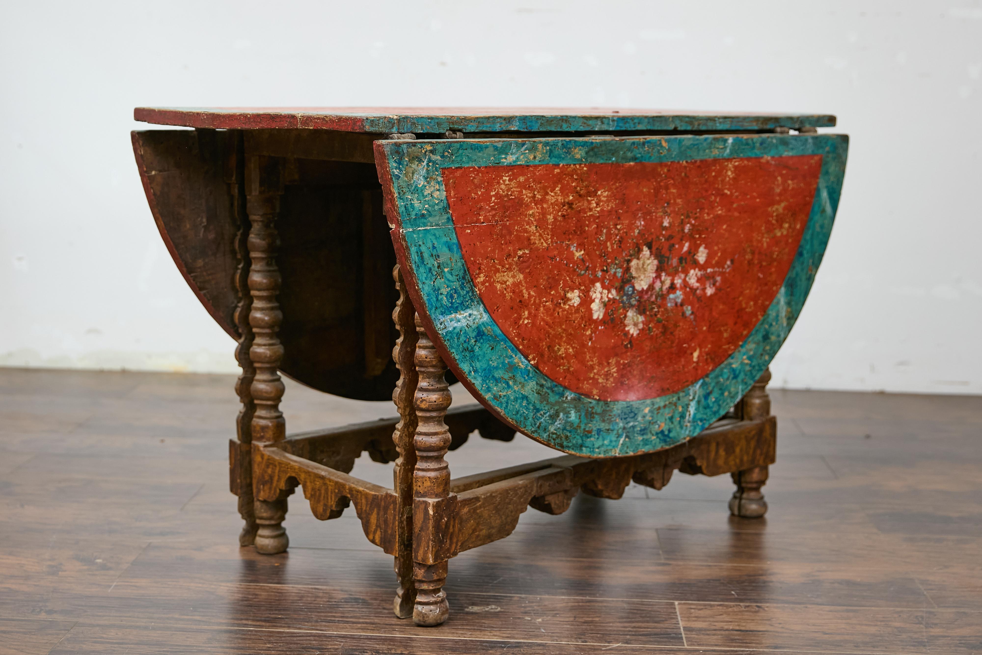 18th-Century Spanish Gateleg Table with Floral Polychrome Décor and Drop Leaves For Sale 6