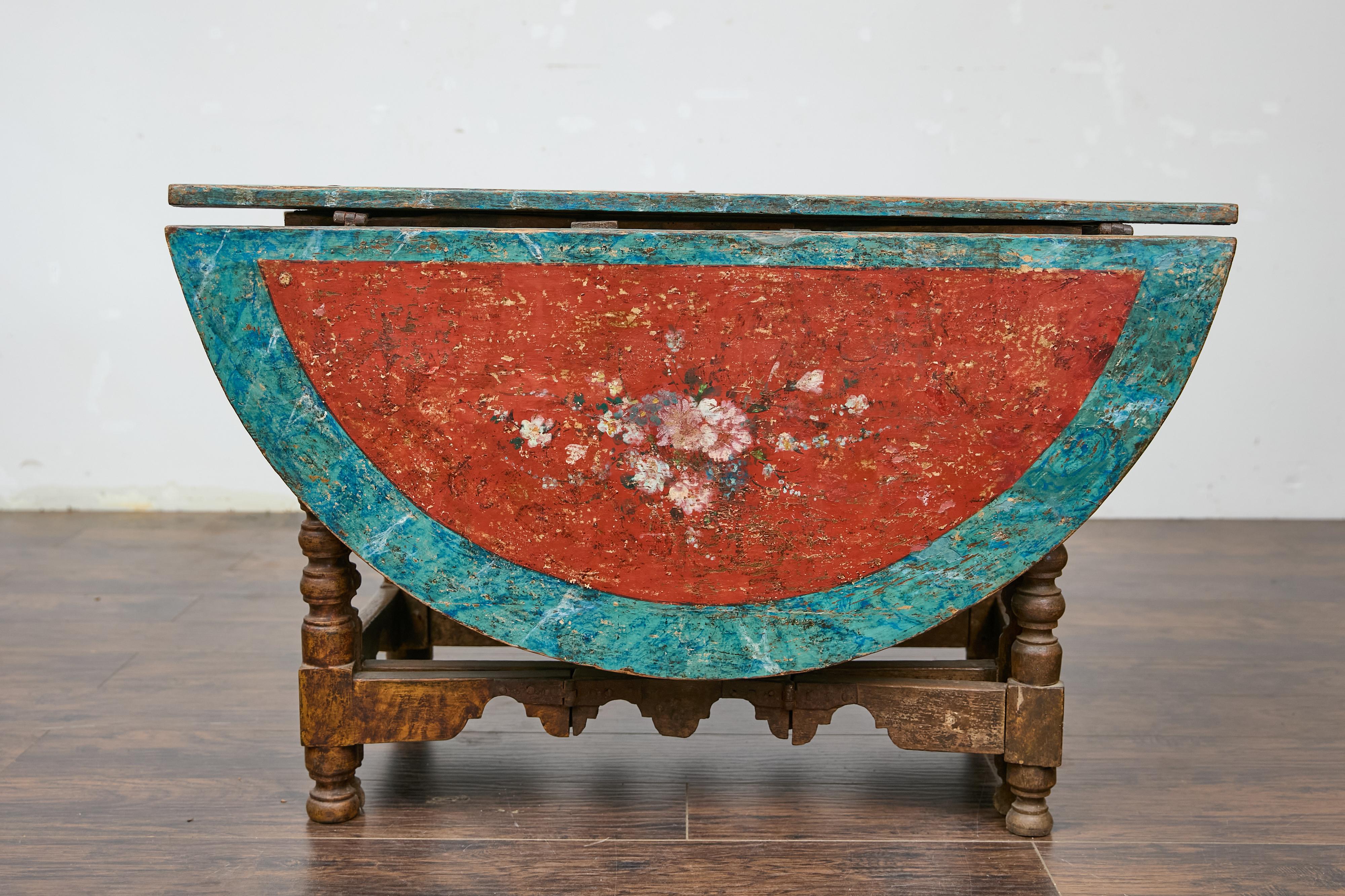 18th-Century Spanish Gateleg Table with Floral Polychrome Décor and Drop Leaves For Sale 9
