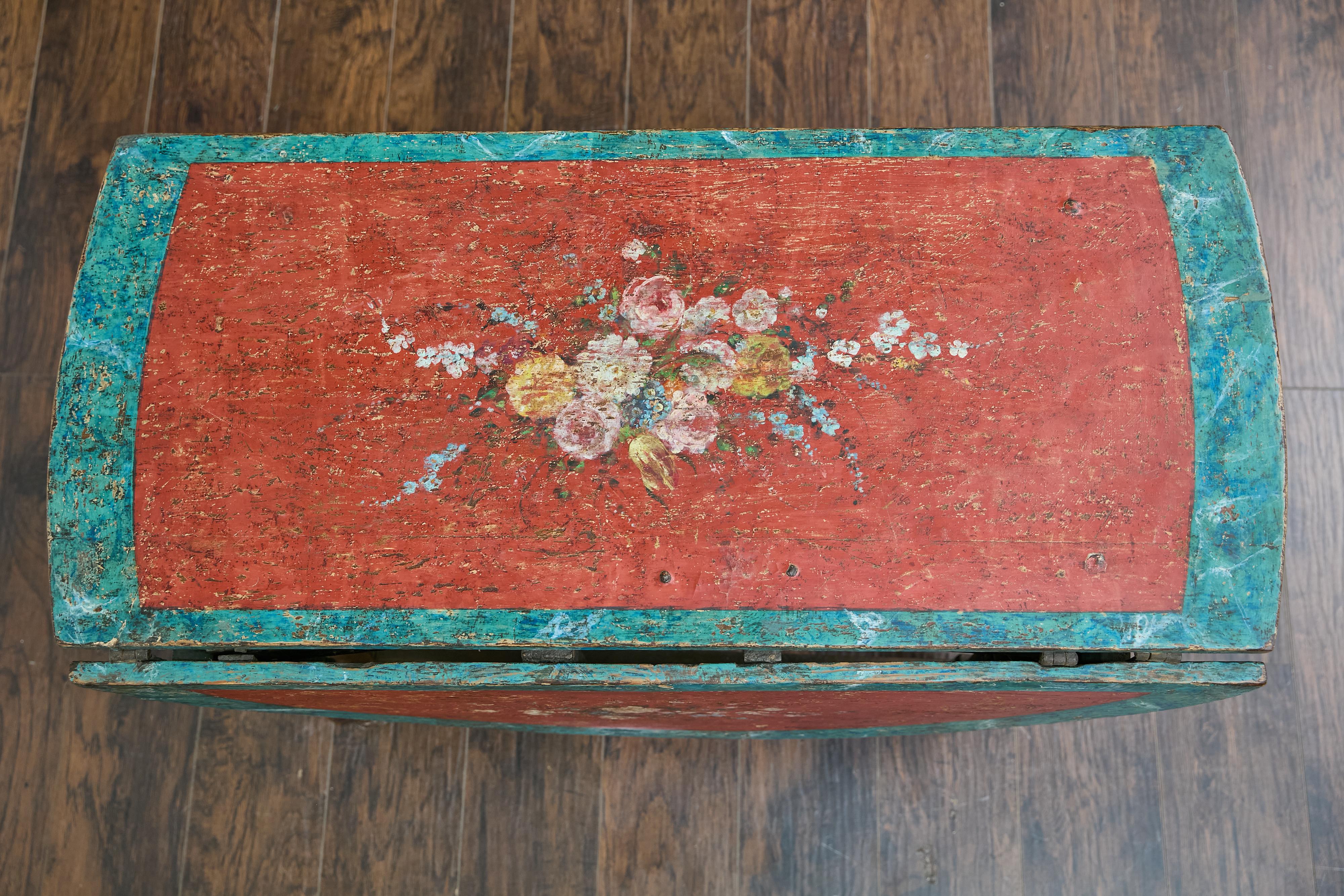18th-Century Spanish Gateleg Table with Floral Polychrome Décor and Drop Leaves For Sale 12