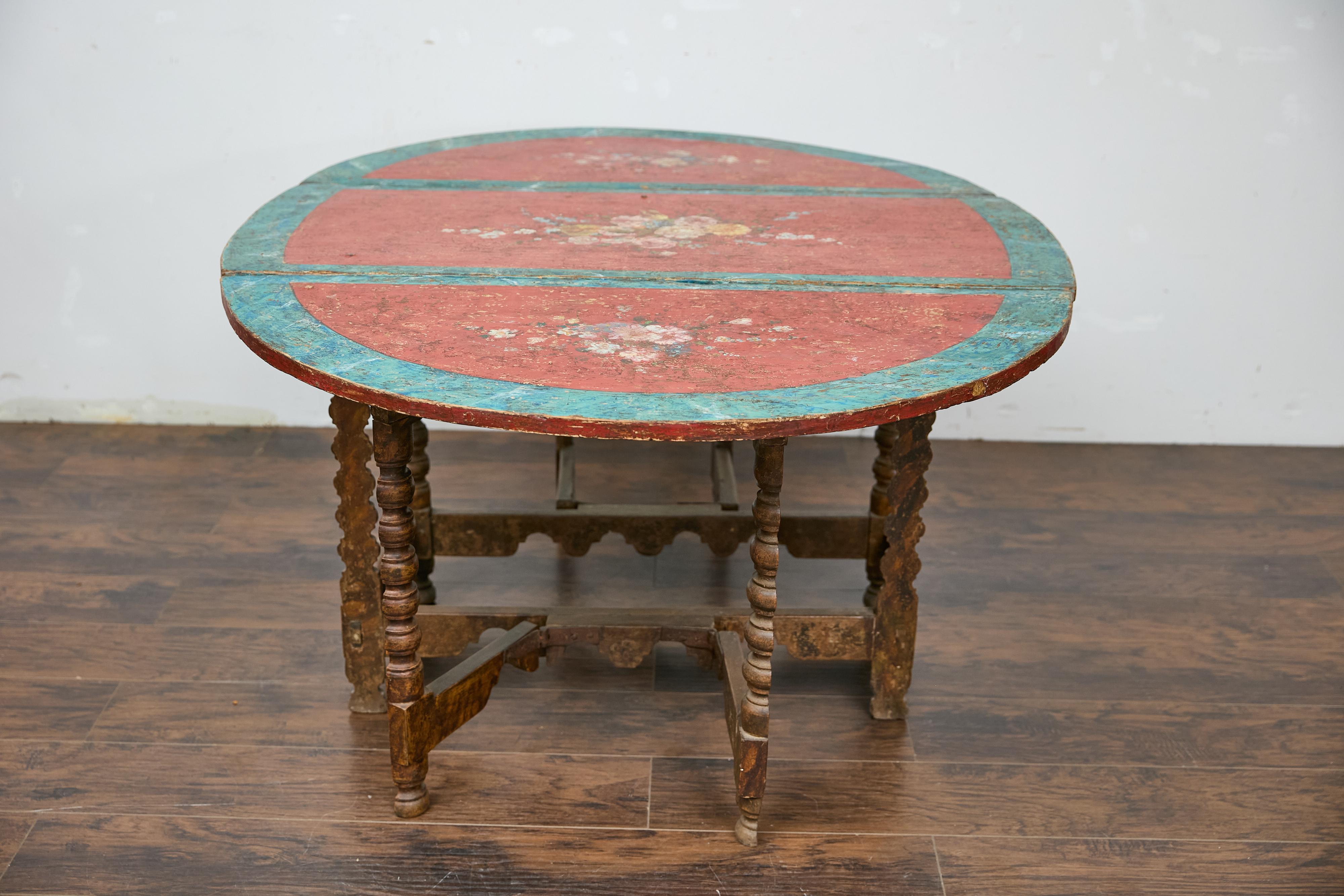 18th-Century Spanish Gateleg Table with Floral Polychrome Décor and Drop Leaves In Good Condition For Sale In Atlanta, GA