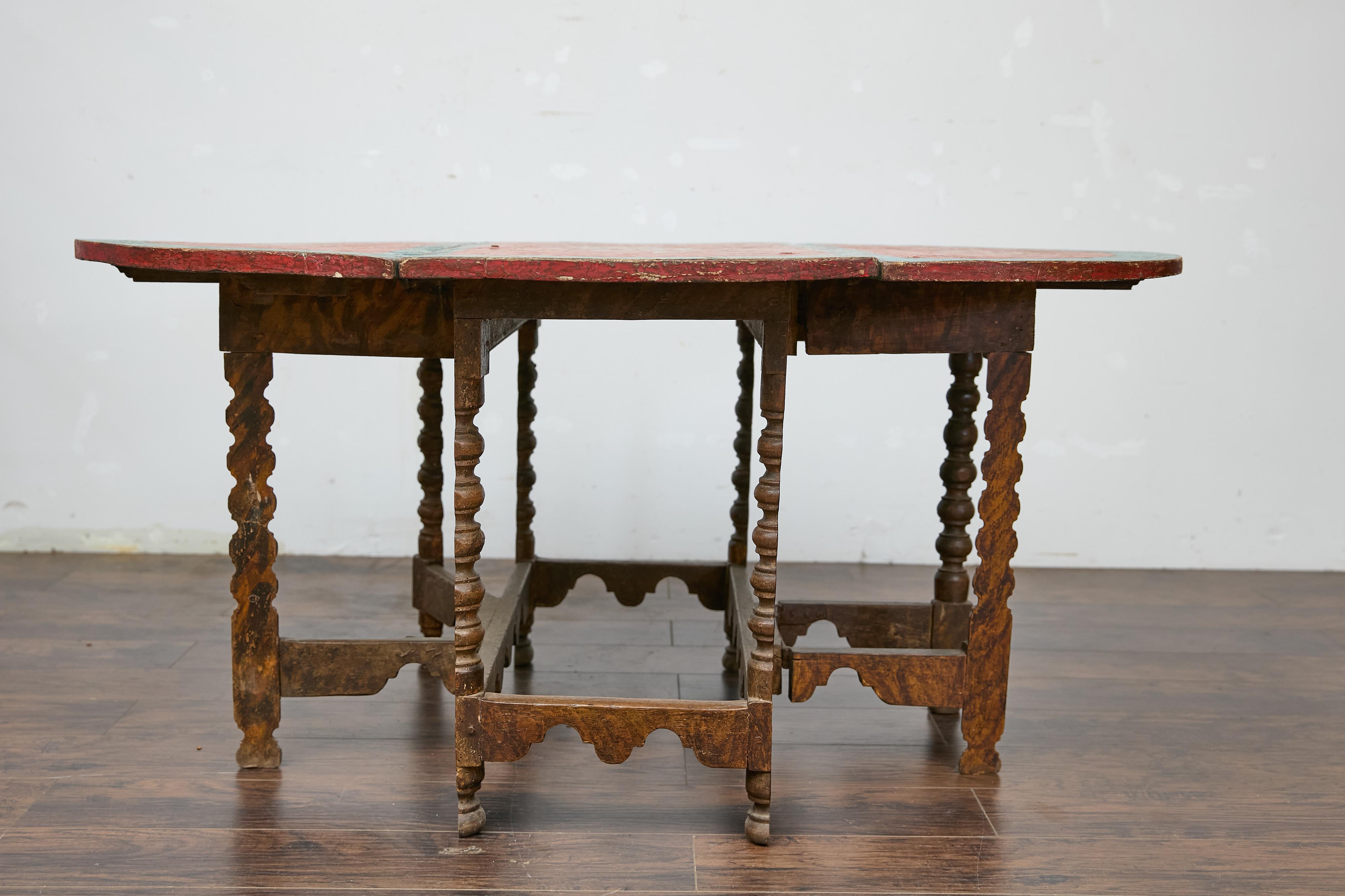 18th-Century Spanish Gateleg Table with Floral Polychrome Décor and Drop Leaves For Sale 1