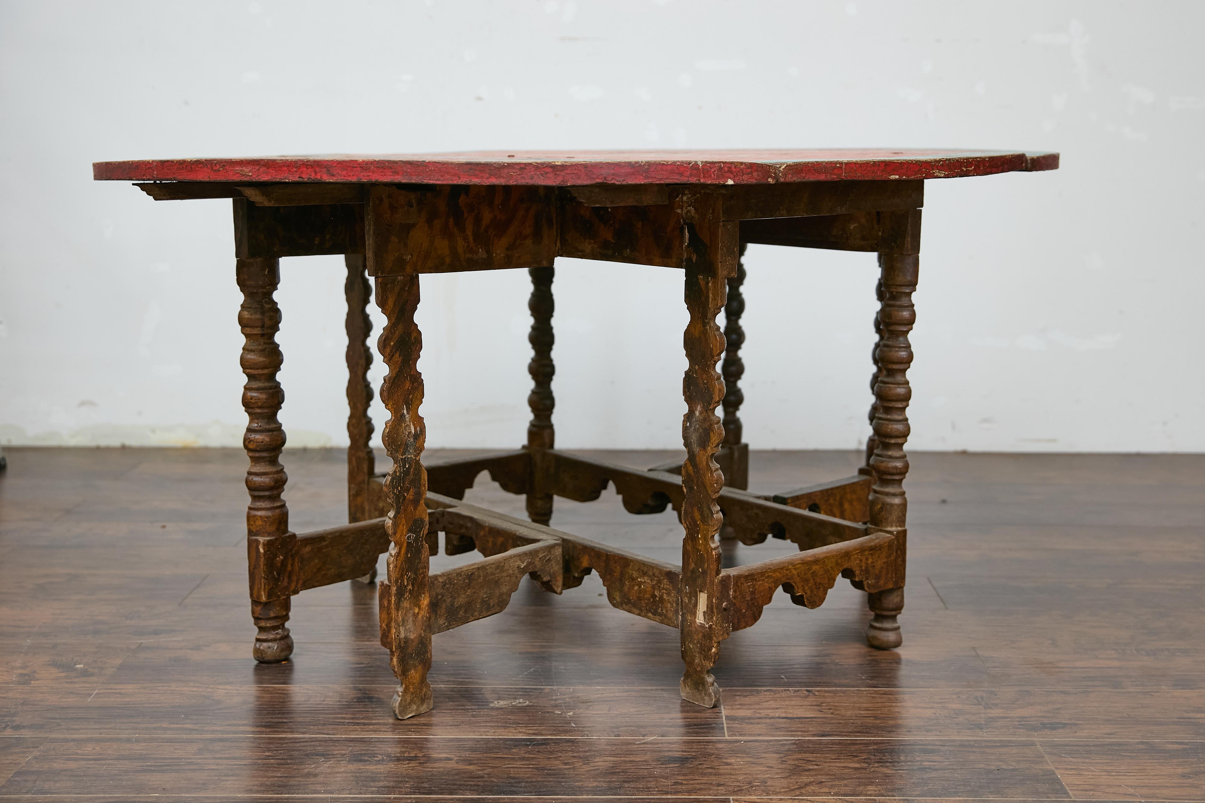 18th-Century Spanish Gateleg Table with Floral Polychrome Décor and Drop Leaves For Sale 2