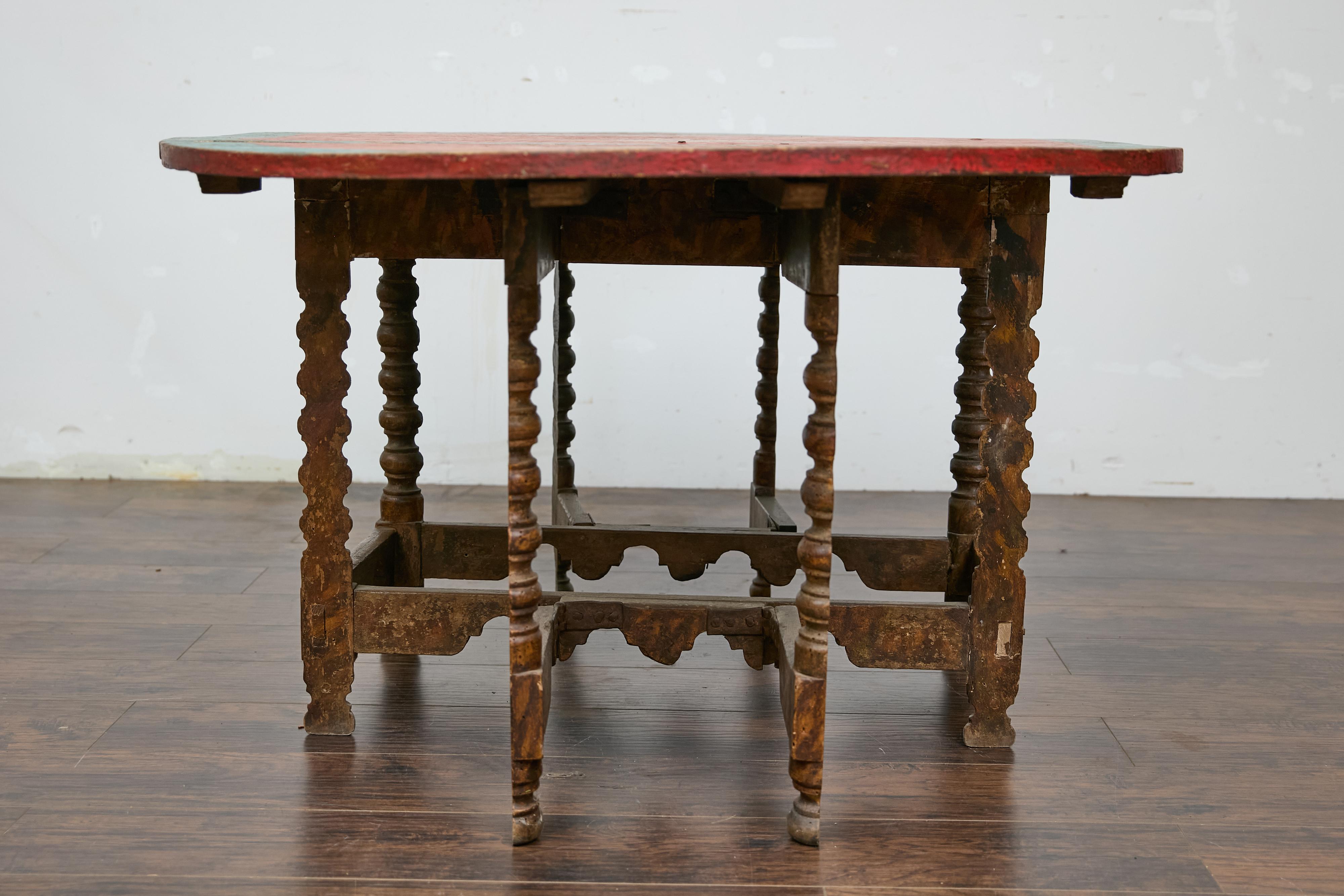18th-Century Spanish Gateleg Table with Floral Polychrome Décor and Drop Leaves For Sale 3