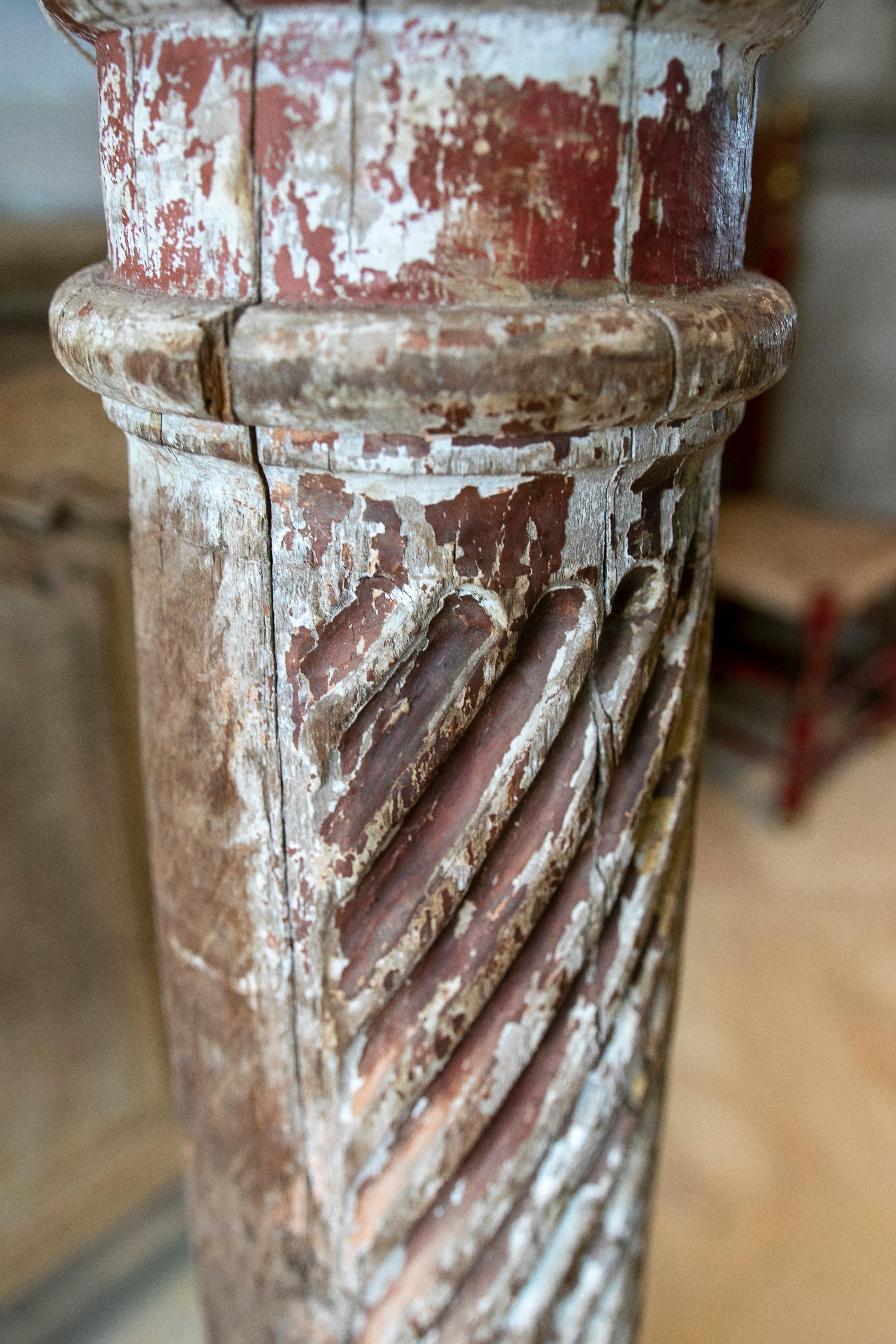 18th Century Spanish Hand-Carved Fluted Wood Column For Sale 9