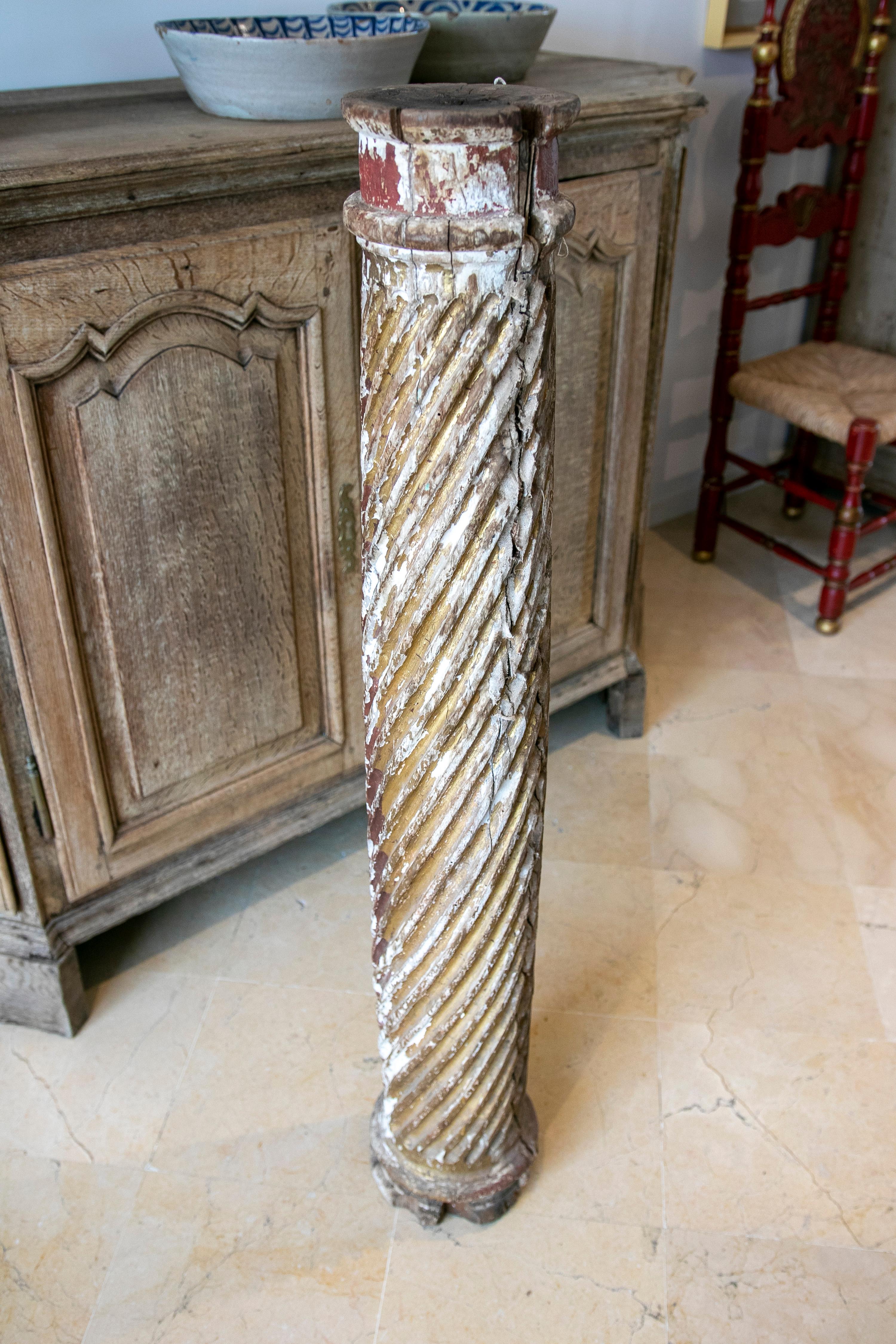 18th Century Spanish Hand-Carved Fluted Wood Column For Sale 16