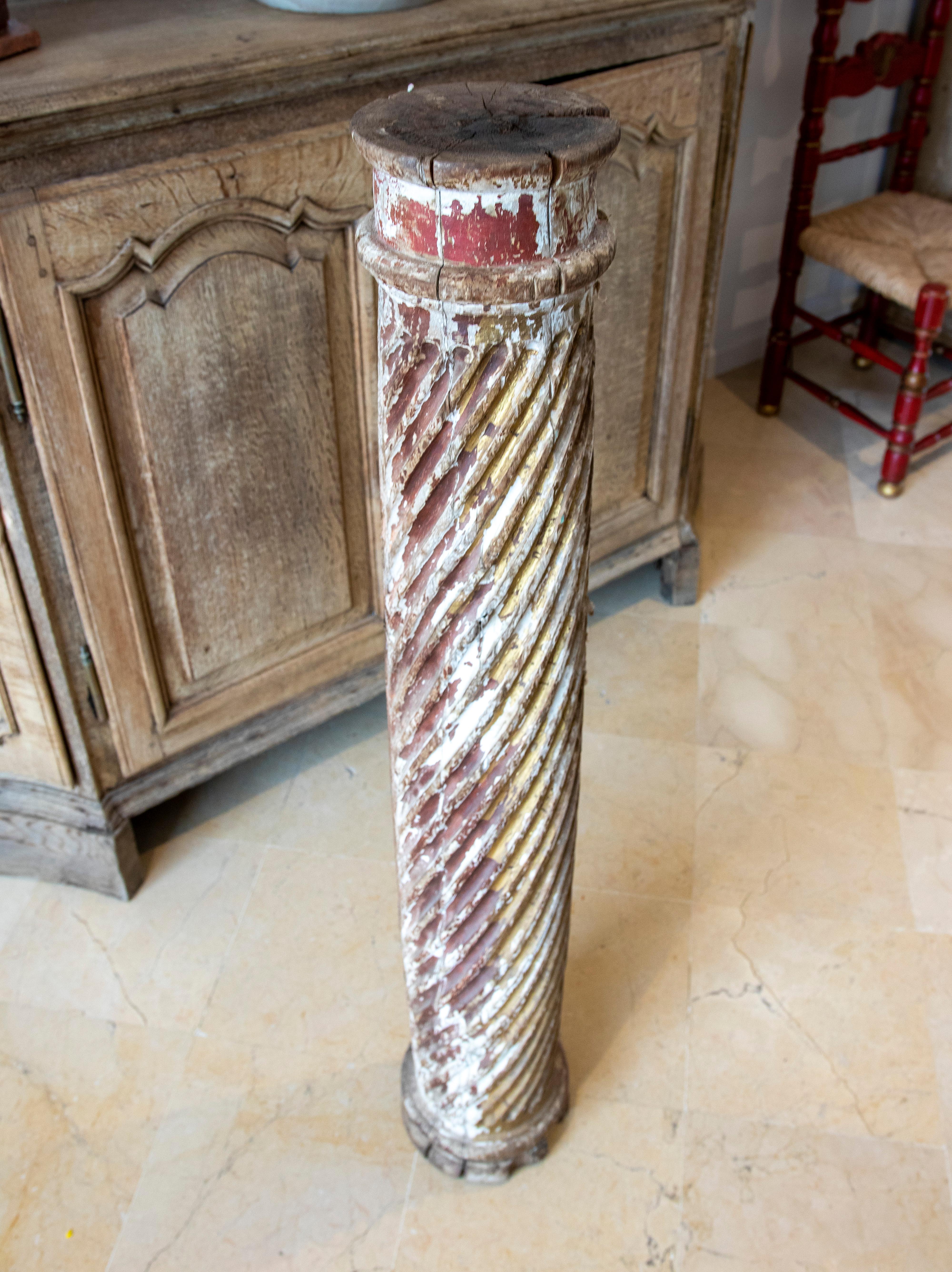18th Century Spanish Hand-Carved Fluted Wood Column For Sale 3