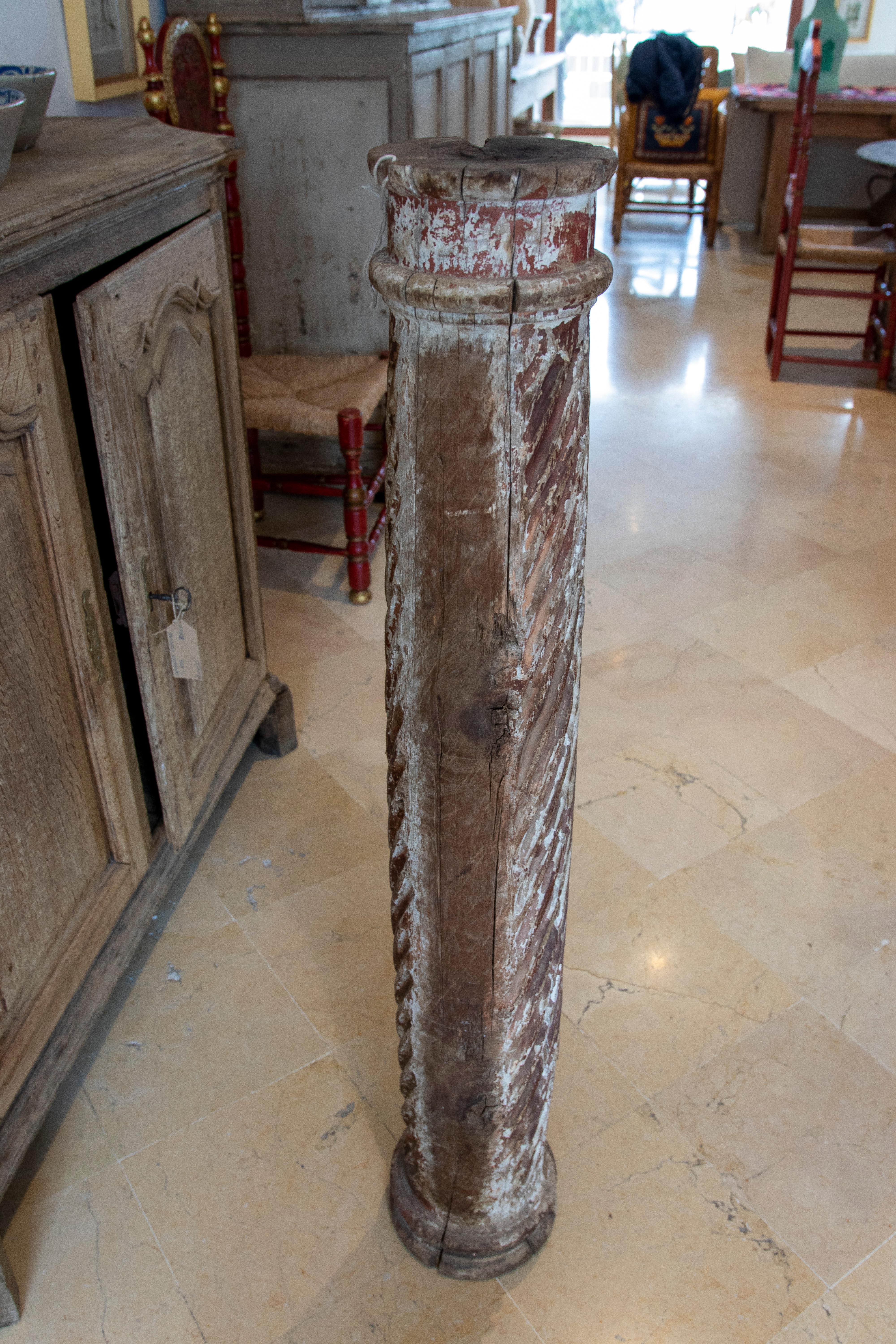 18th Century Spanish Hand-Carved Fluted Wood Column For Sale 5