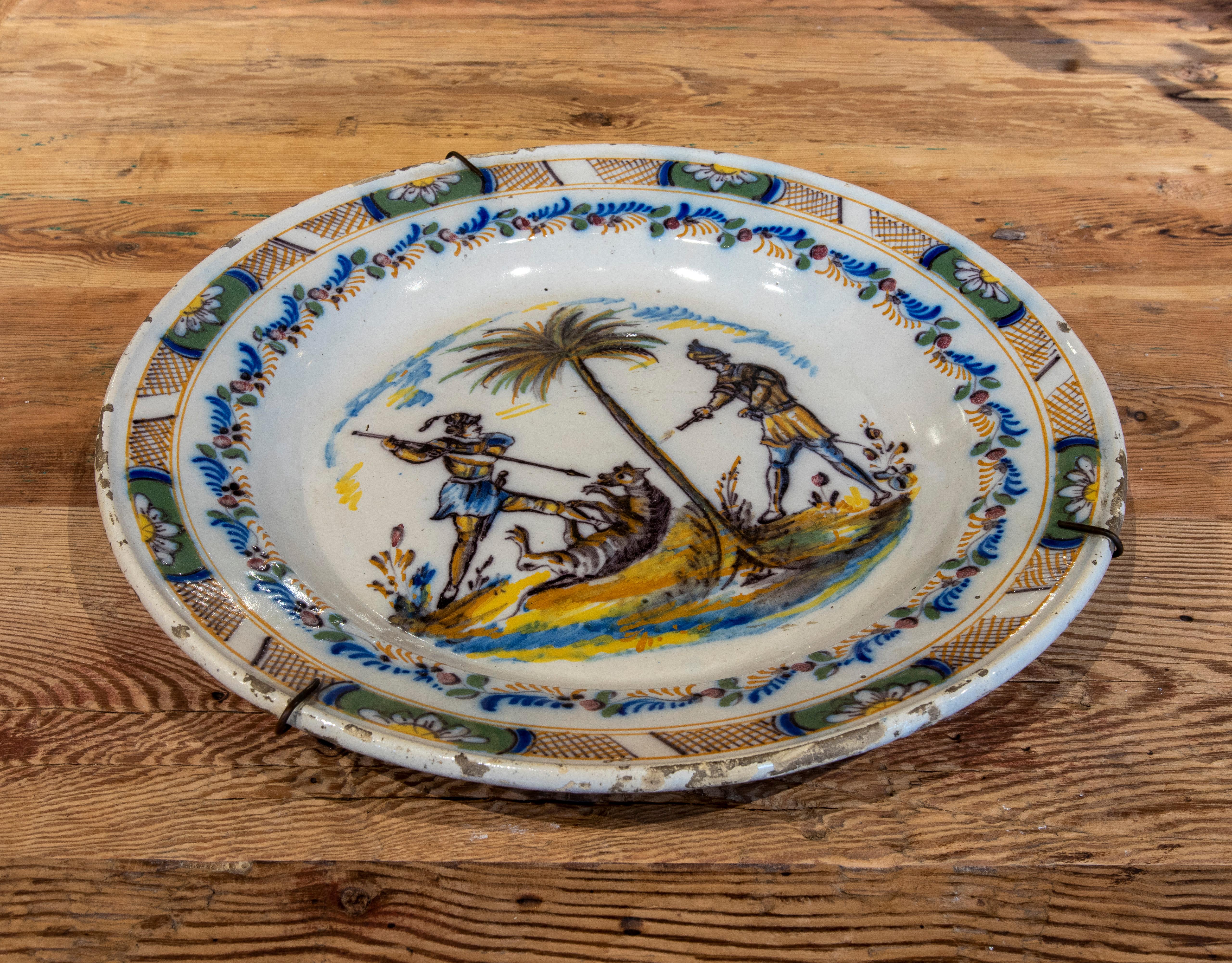 18th Century Spanish, Hand-Painted Glazed Ceramic Plate from Triana For Sale 6