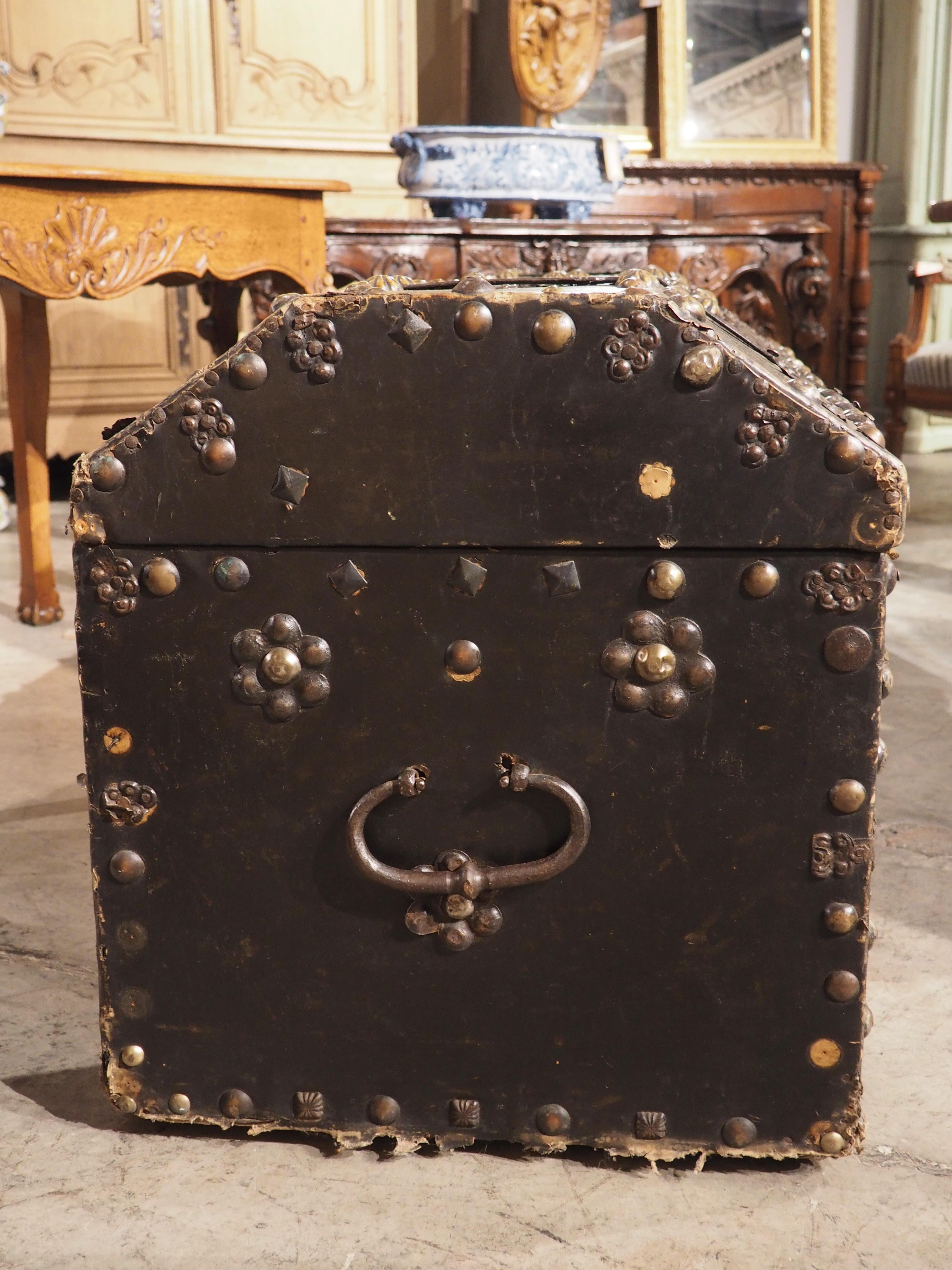 18th Century Spanish Leather Trunk with Large Studded Nailhead Decoration For Sale 7