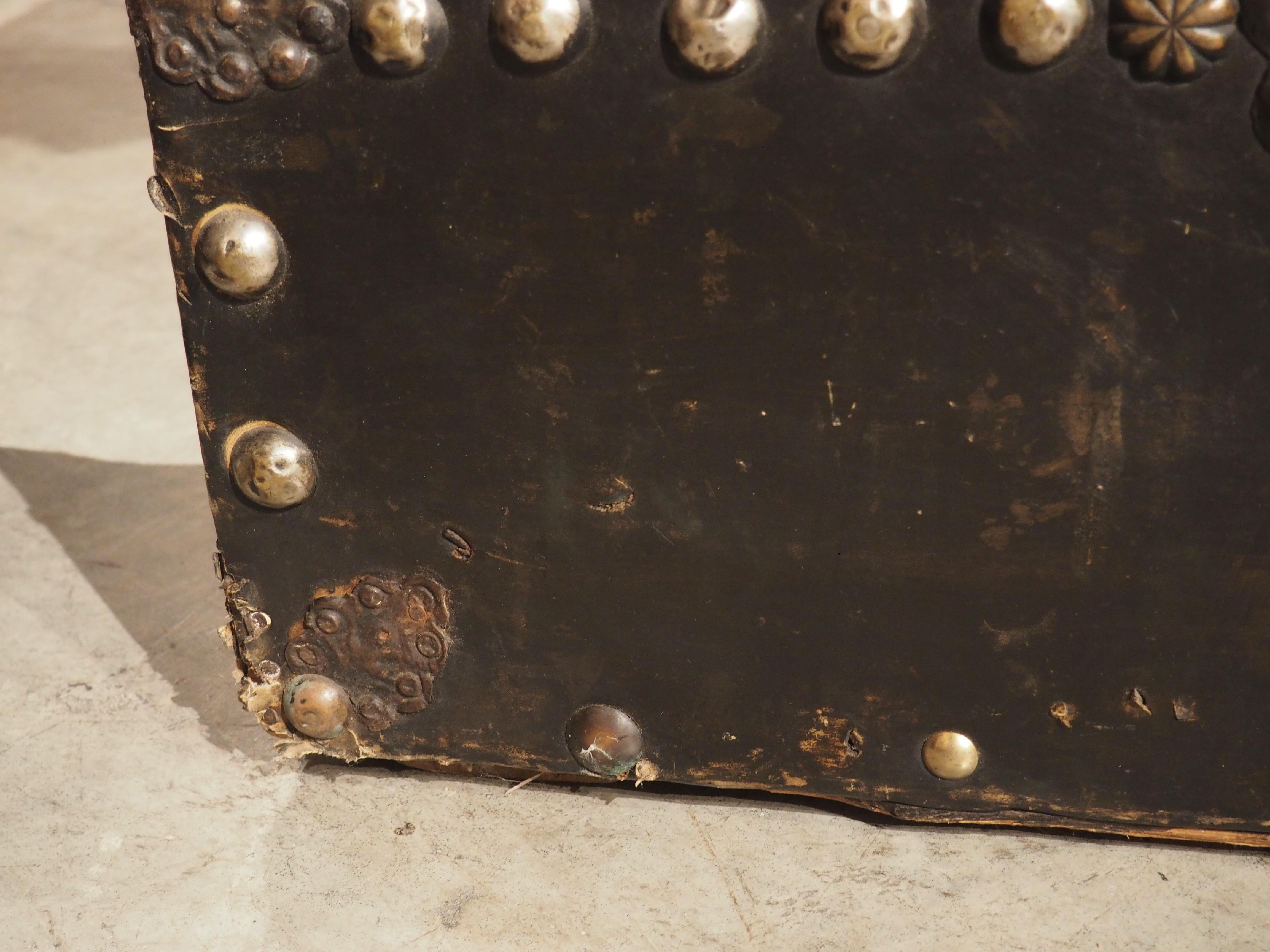 18th Century Spanish Leather Trunk with Large Studded Nailhead Decoration For Sale 9