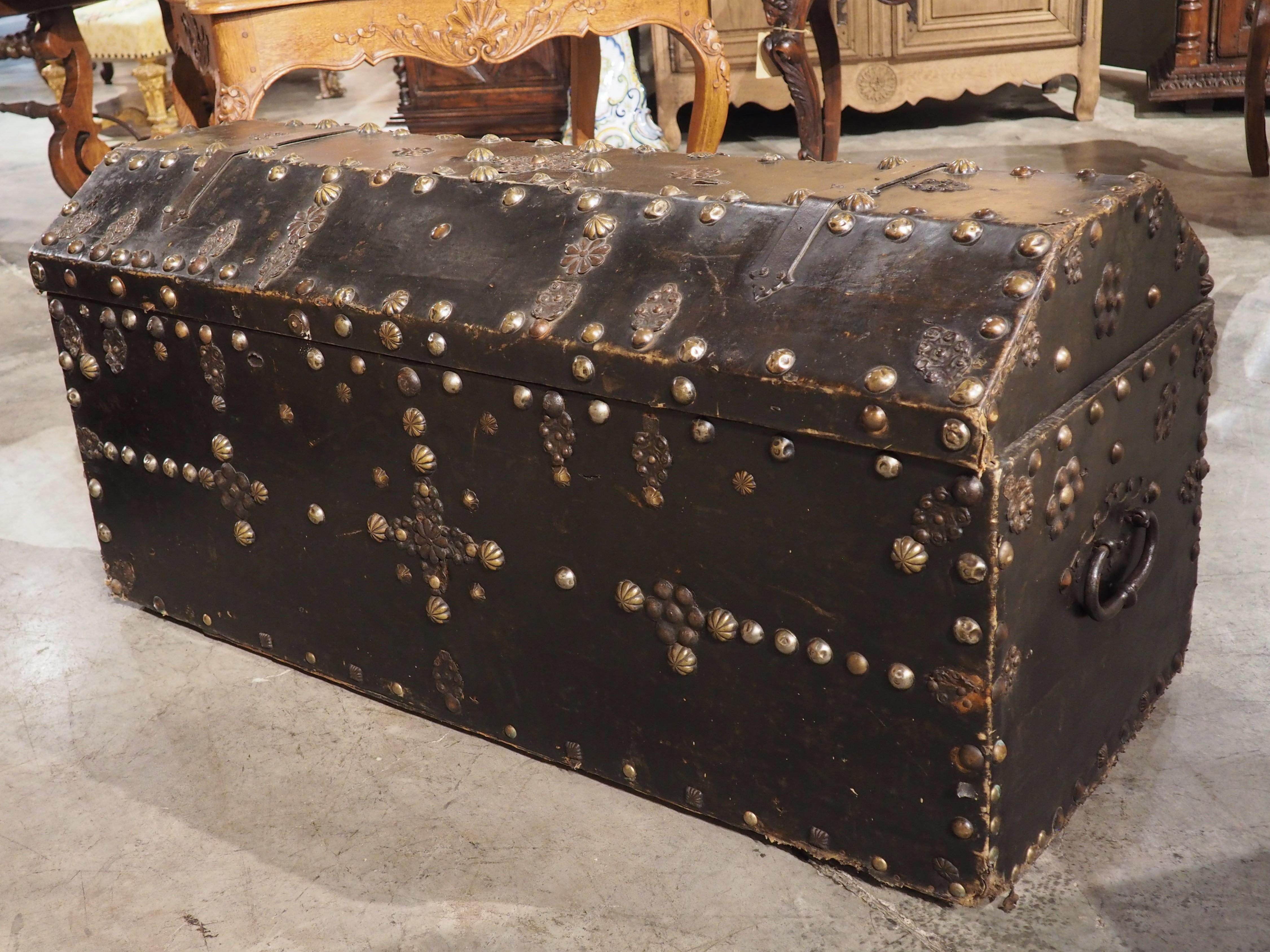 18th Century Spanish Leather Trunk with Large Studded Nailhead Decoration For Sale 15