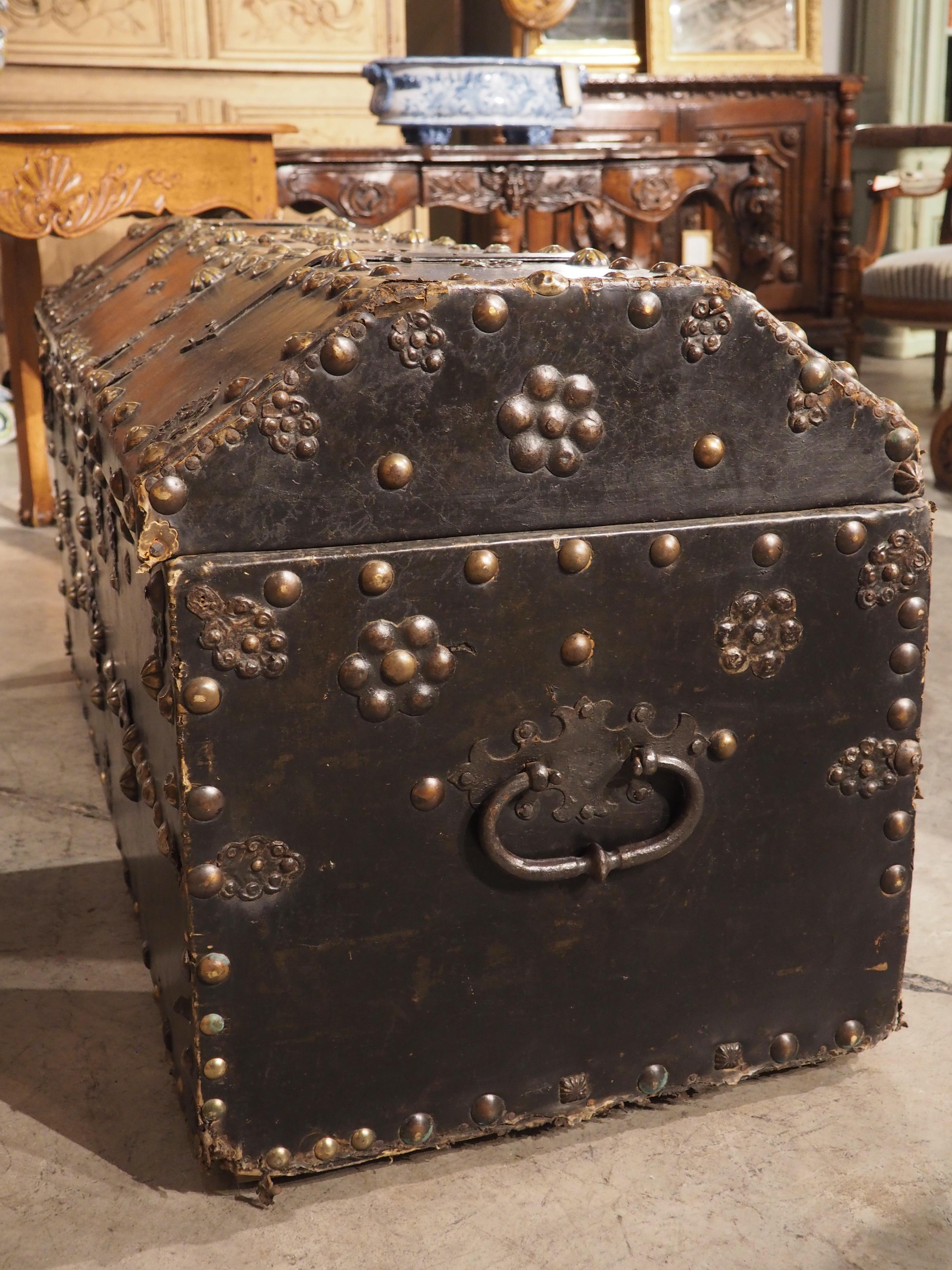 18th Century Spanish Leather Trunk with Large Studded Nailhead Decoration For Sale 3
