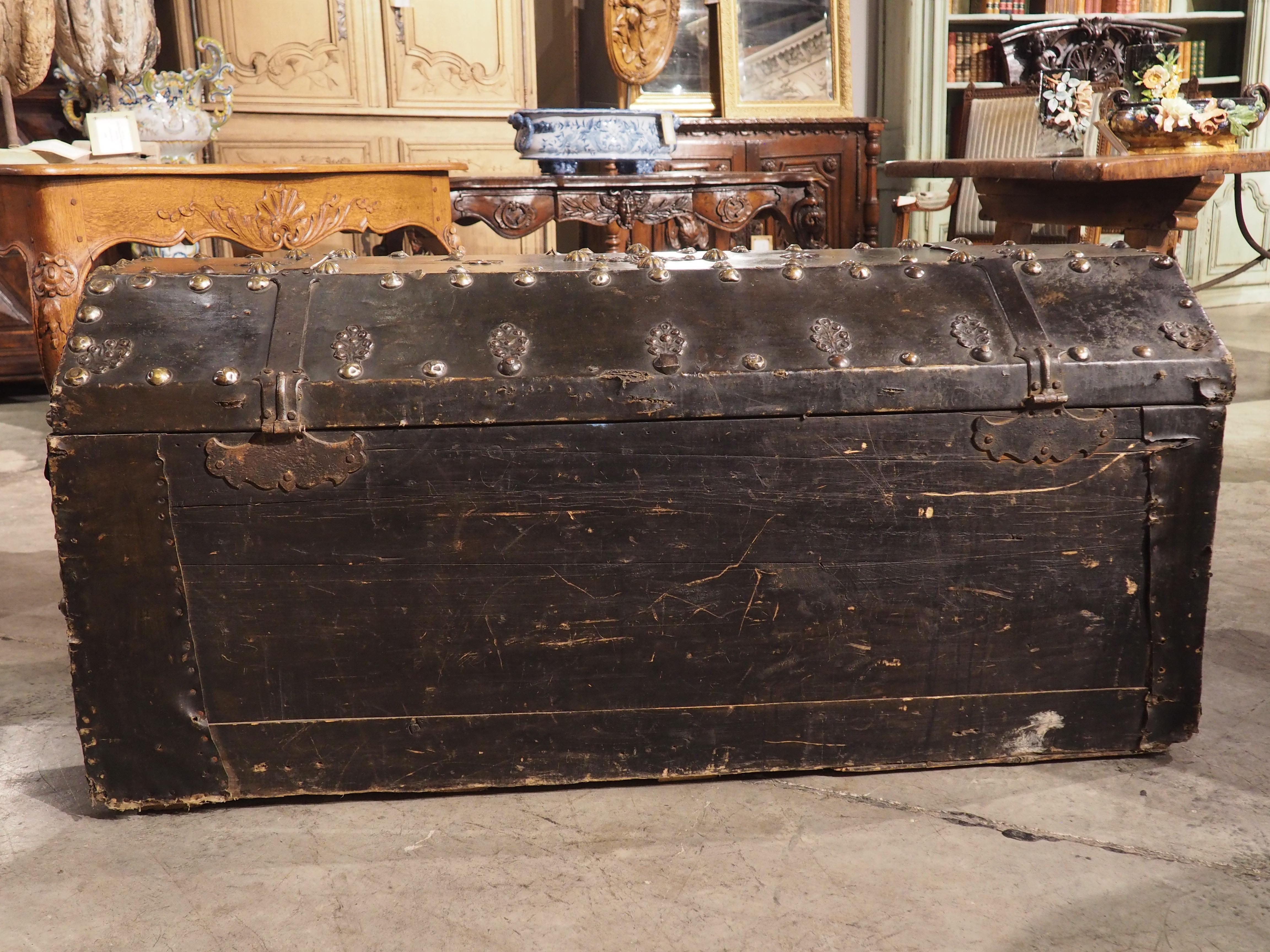 18th Century Spanish Leather Trunk with Large Studded Nailhead Decoration For Sale 5