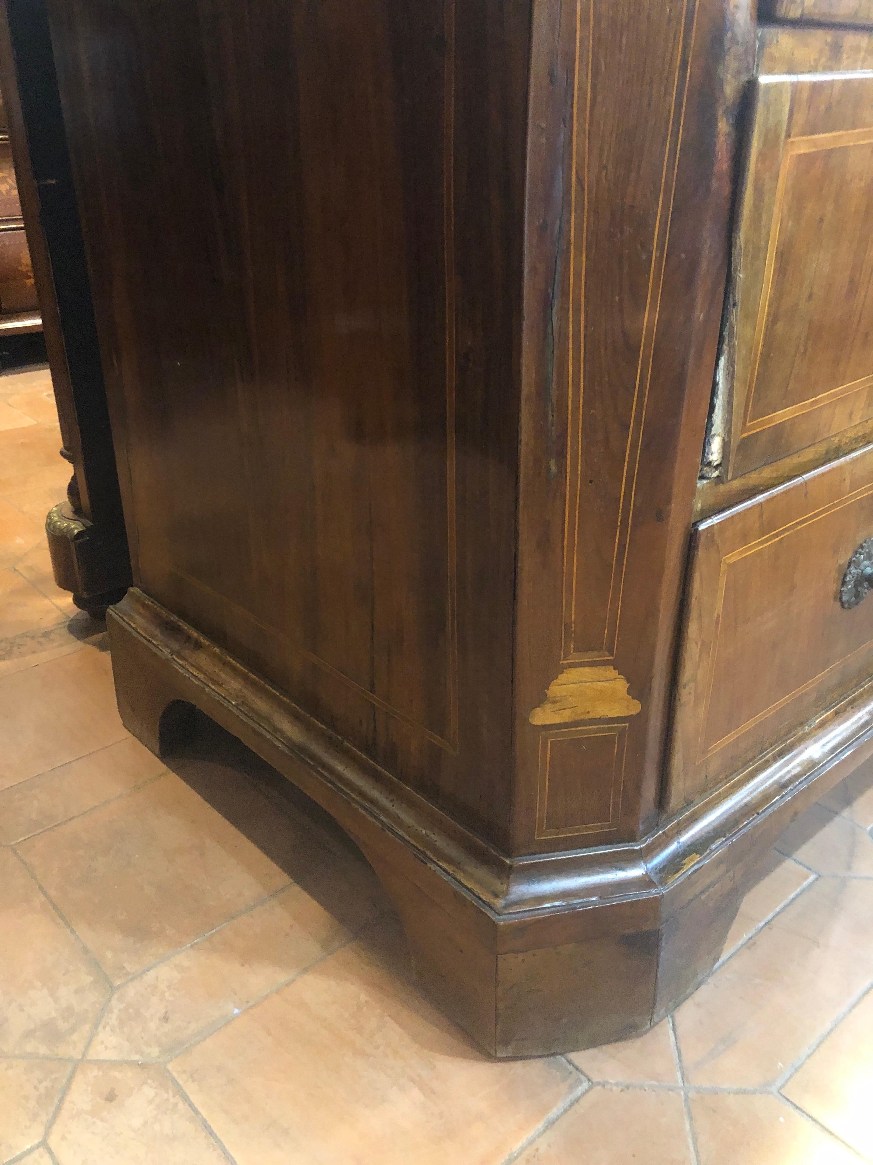 18th Century Spanish Louis XVI Walnut Chest of Drawers Inlay, 1780s 8