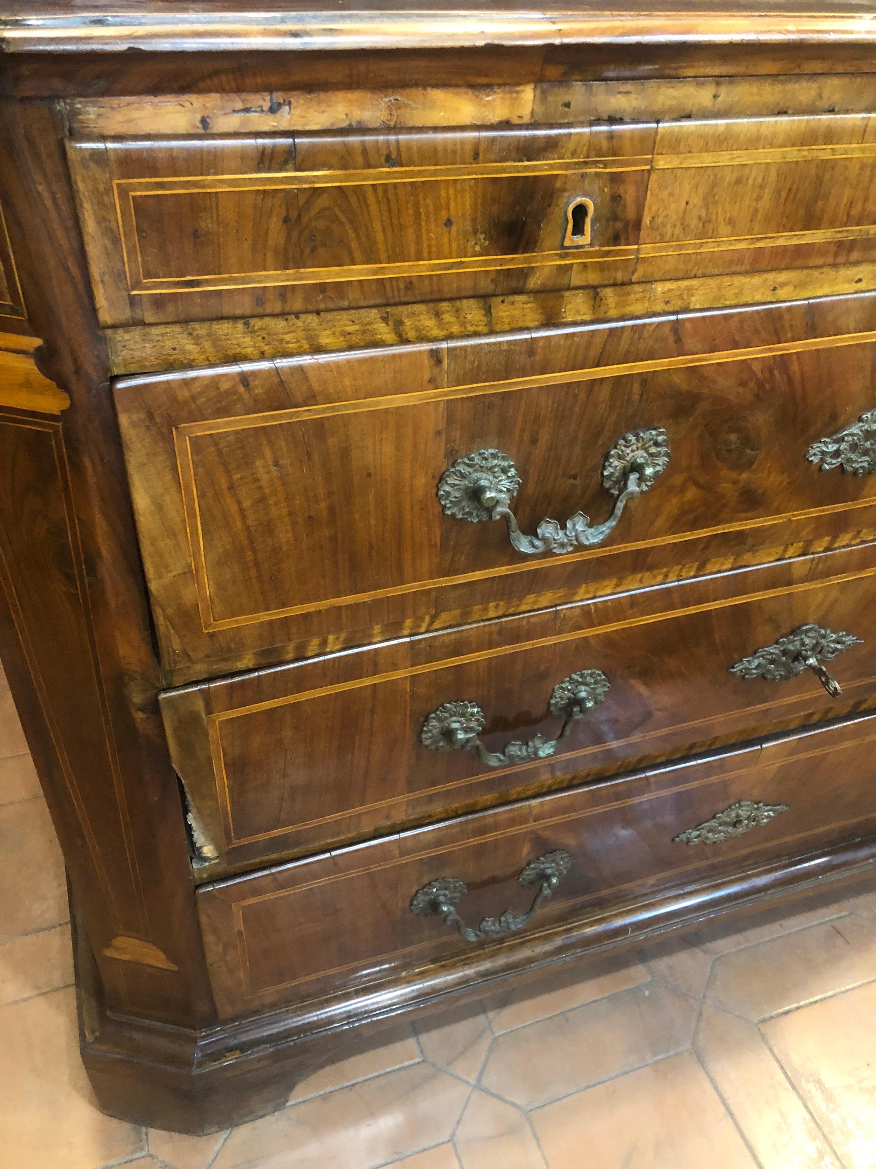 18th Century Spanish Louis XVI Walnut Chest of Drawers Inlay, 1780s 2