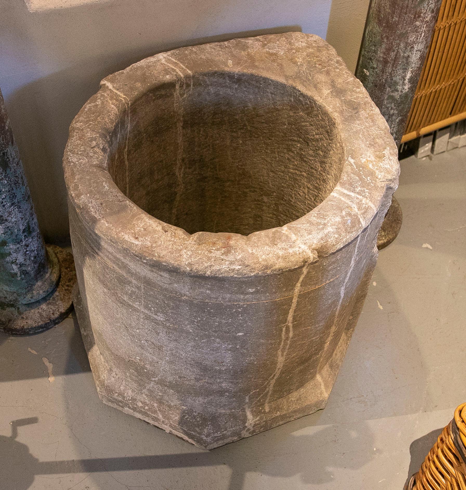 18th Century Spanish Marble Well from Sierra Elvira Carved in a Single Block  For Sale 5