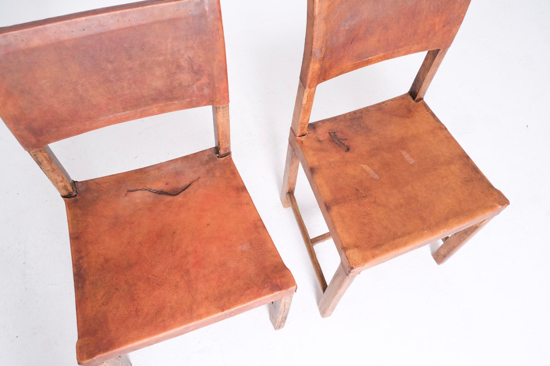 18th Century Spanish Monastery Dining Chairs in Leather and Wood For Sale 12