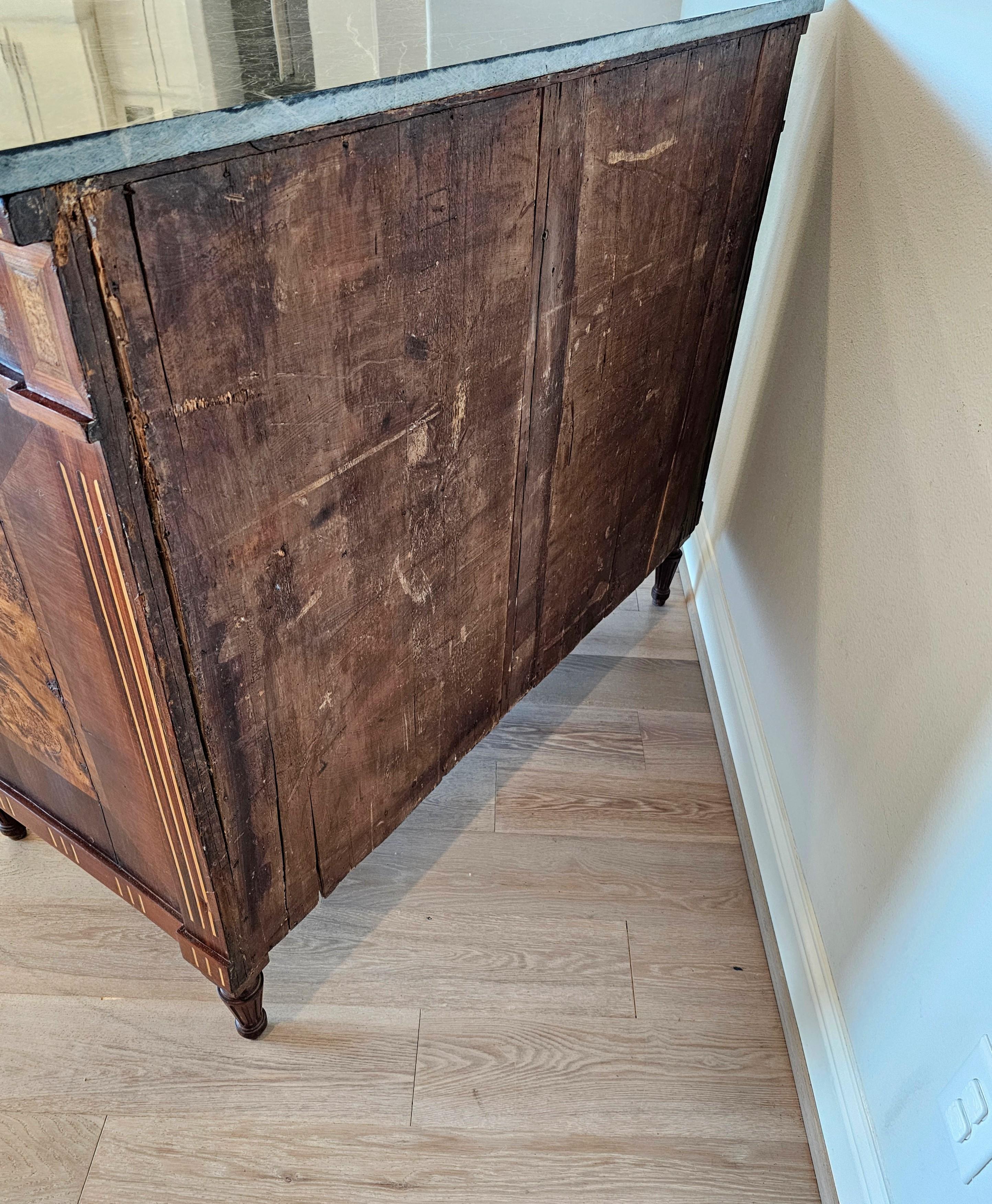 18th Century Spanish Neo-classical Mahogany Marquetry Chest Of Drawers Commode 12