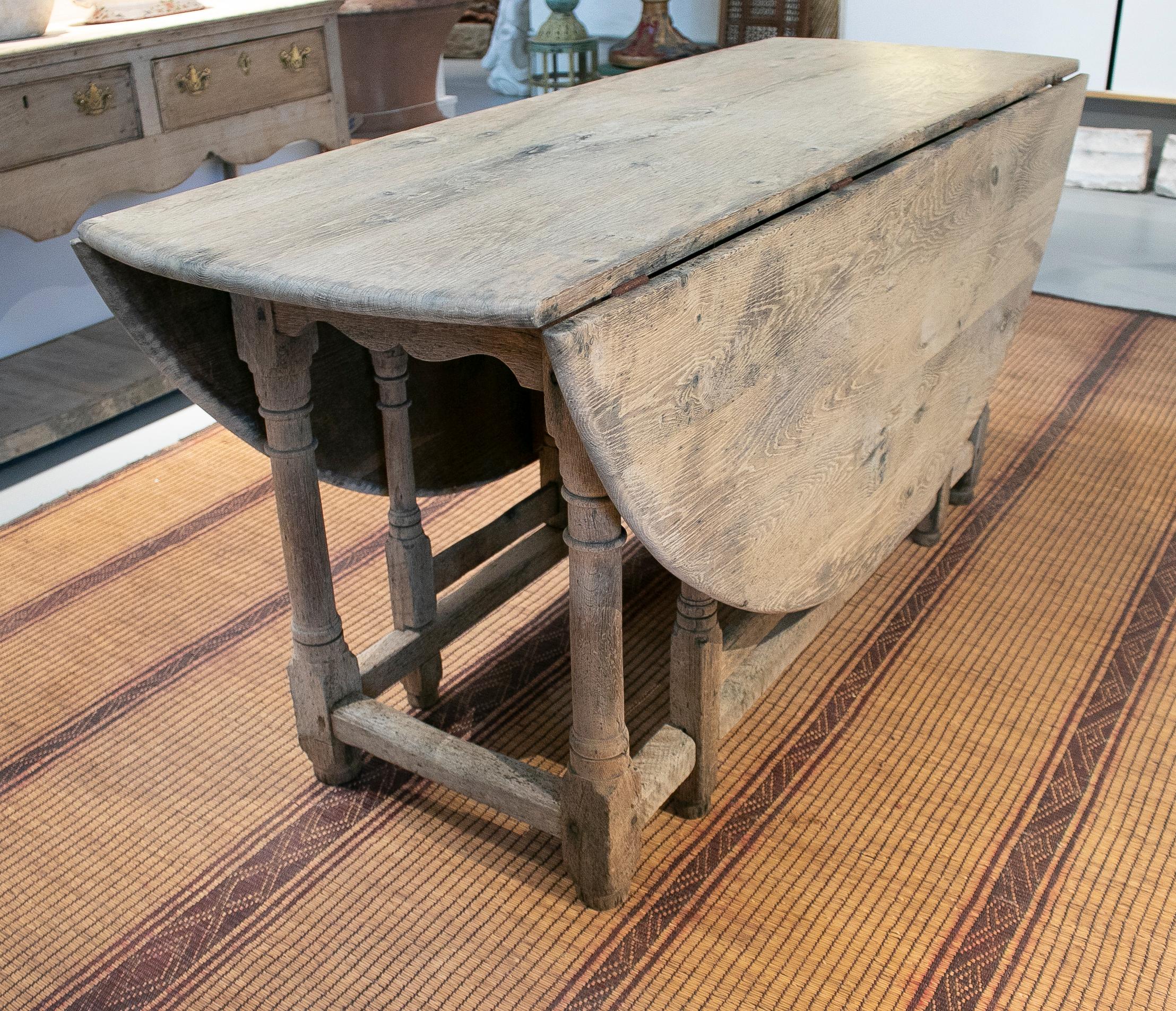 18th Century Spanish Oak Round Folding Table 5