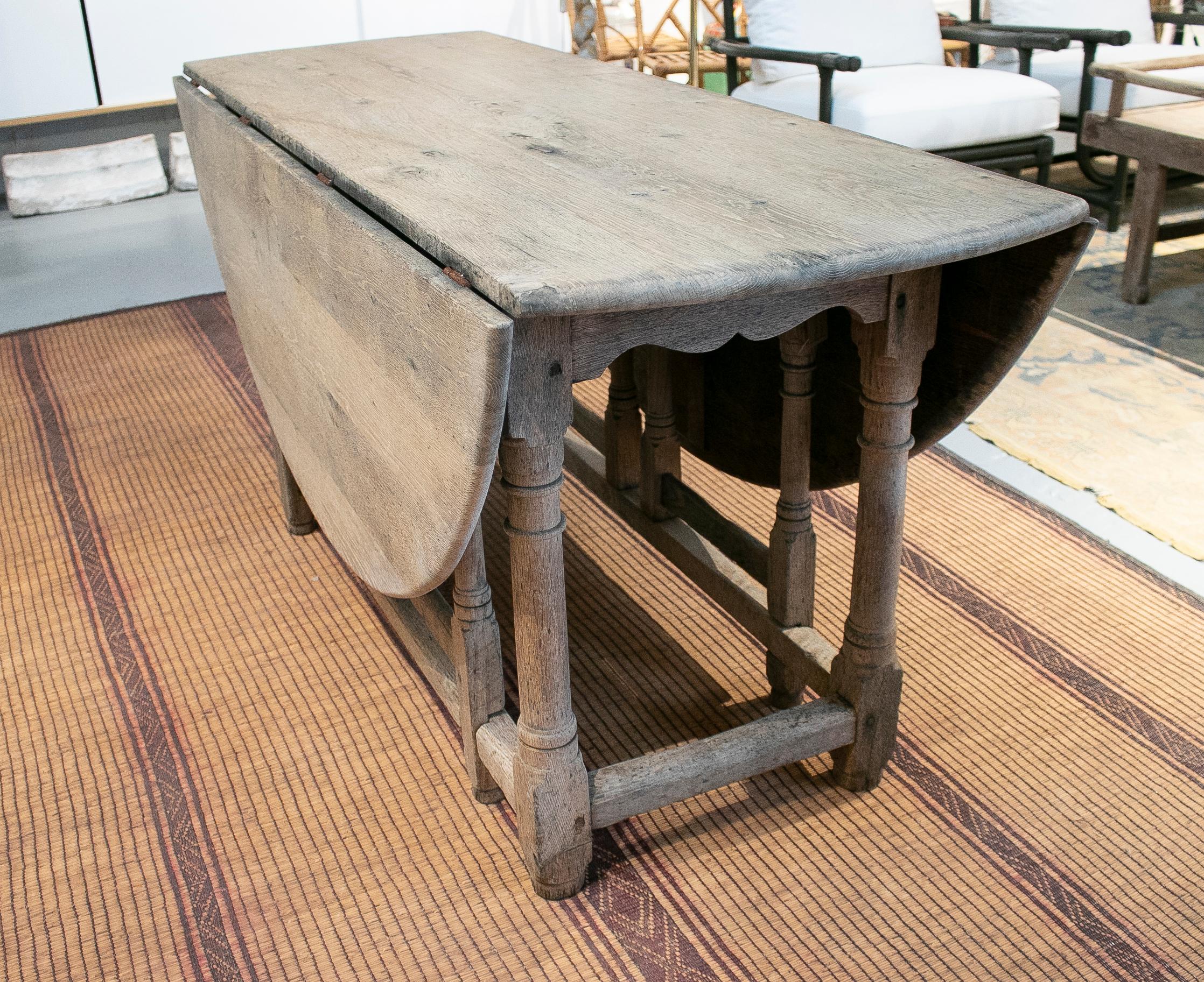 18th Century Spanish Oak Round Folding Table 4
