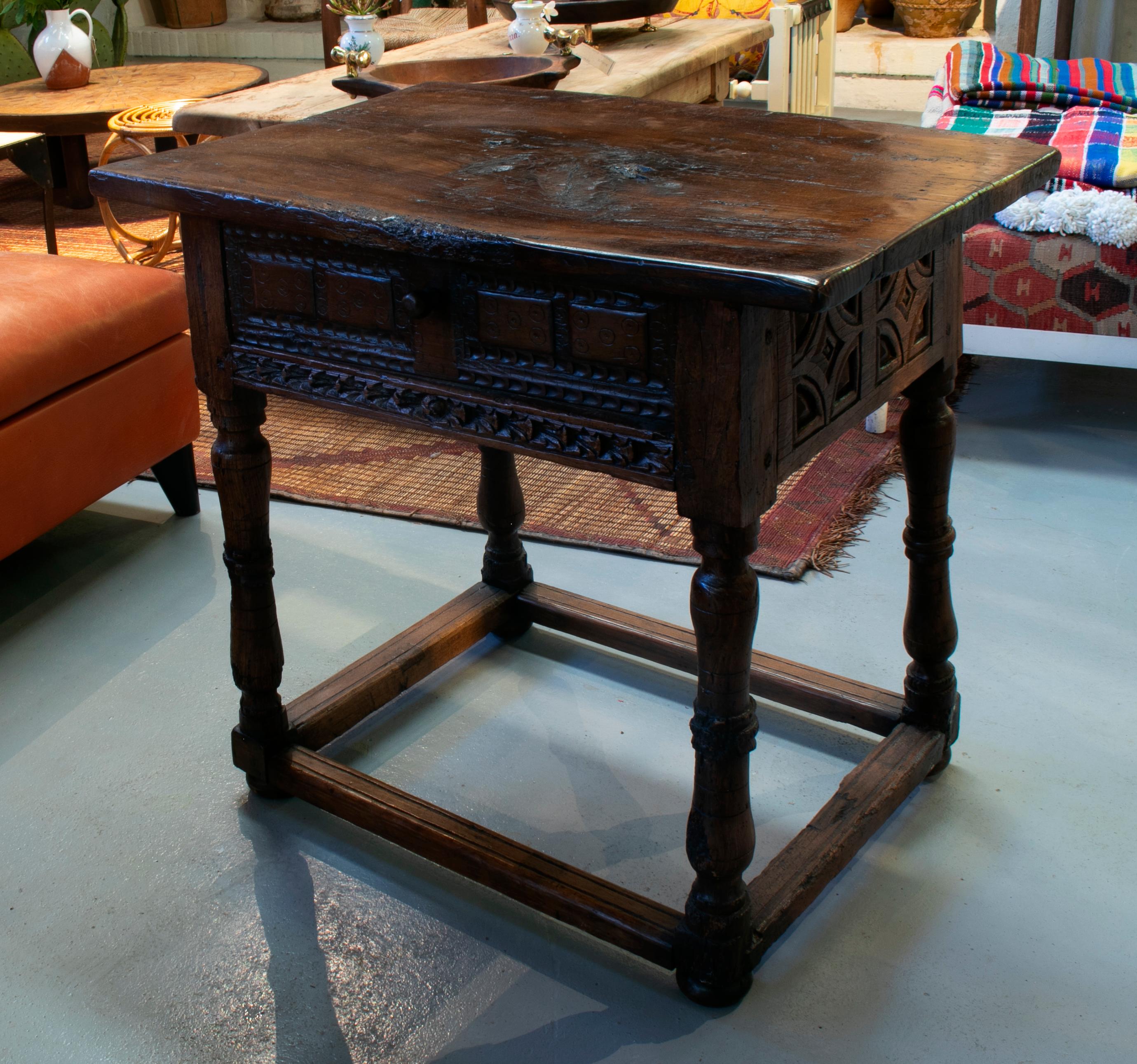 18th Century Spanish One-Drawer Walnut Table In Good Condition In Marbella, ES
