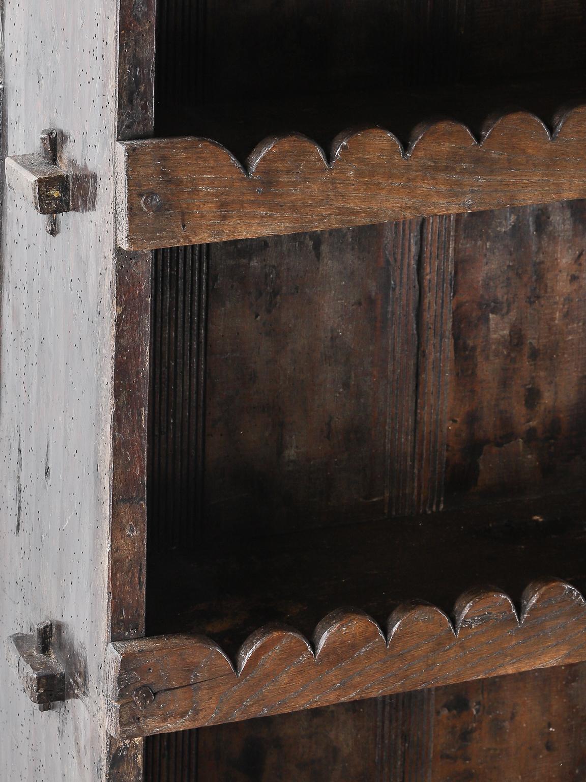 18th Century Spanish Open Oak Dresser 5