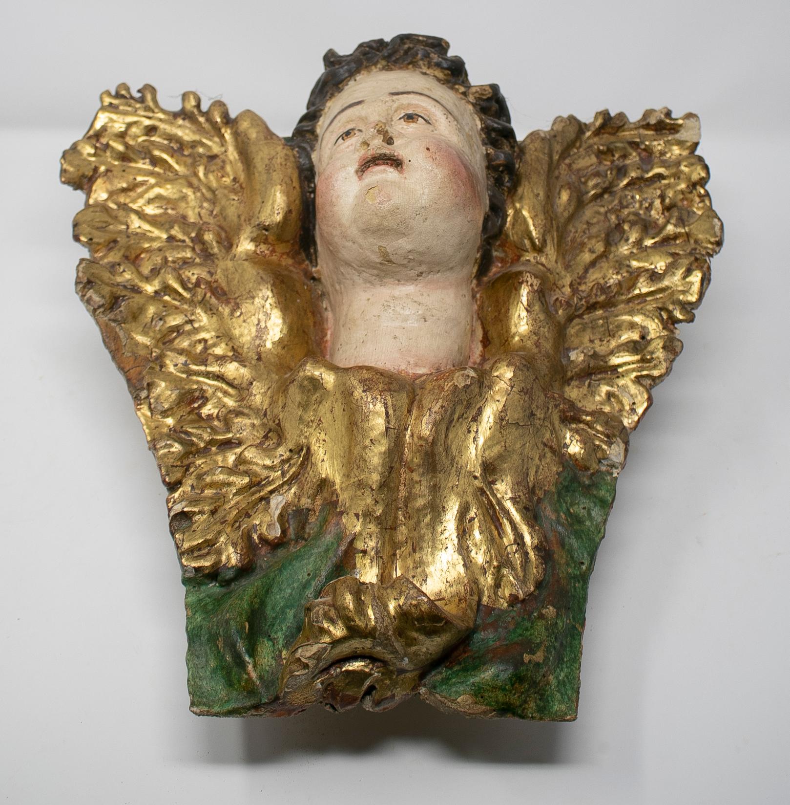 Paire d'angelots en bois doré du XVIIIe siècle.