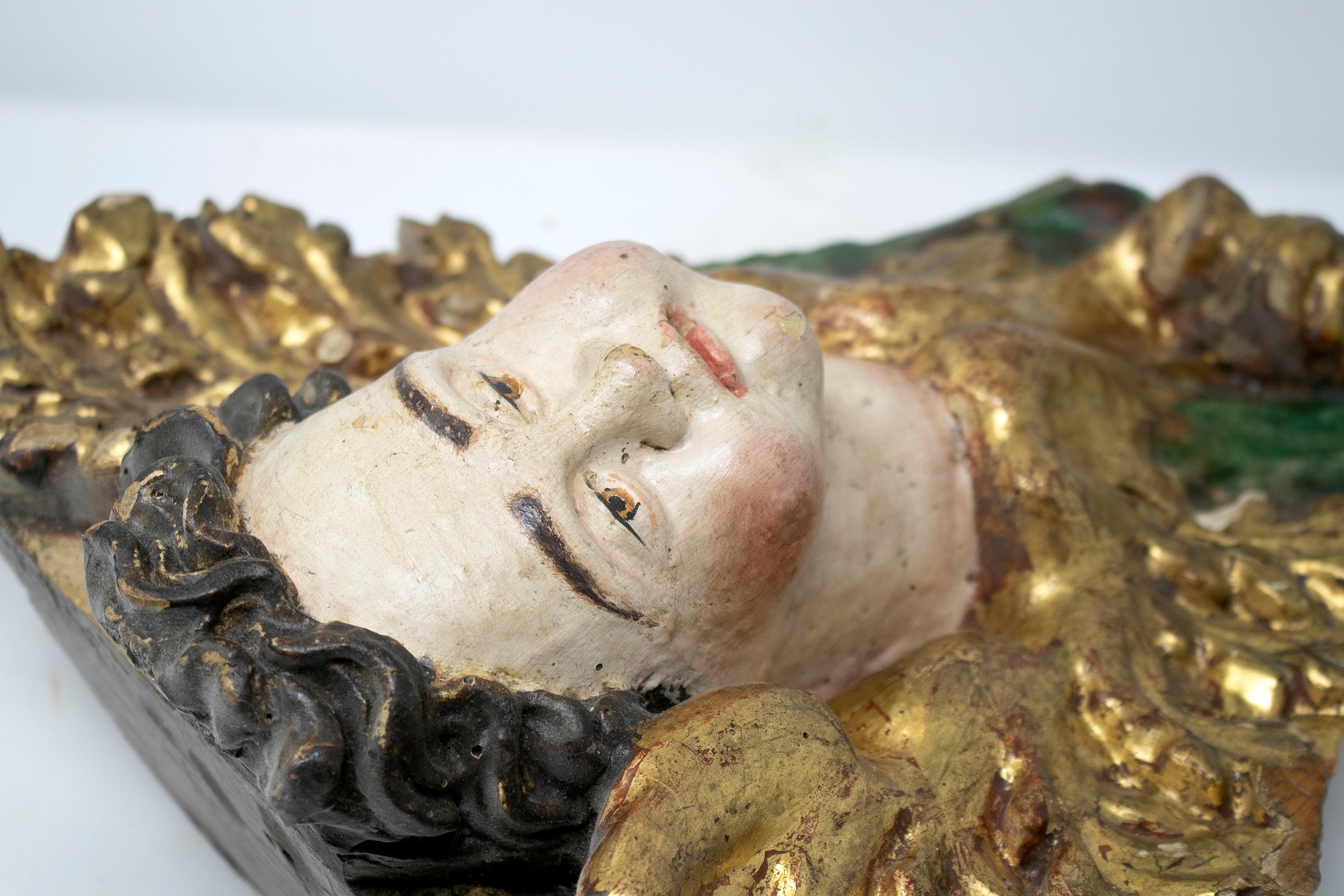 18th Century Spanish Pair of Giltwood Cherubs In Good Condition For Sale In Marbella, ES