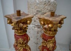 Pareja de columnas salomónicas españolas del siglo XVIII talladas a mano en madera dorada