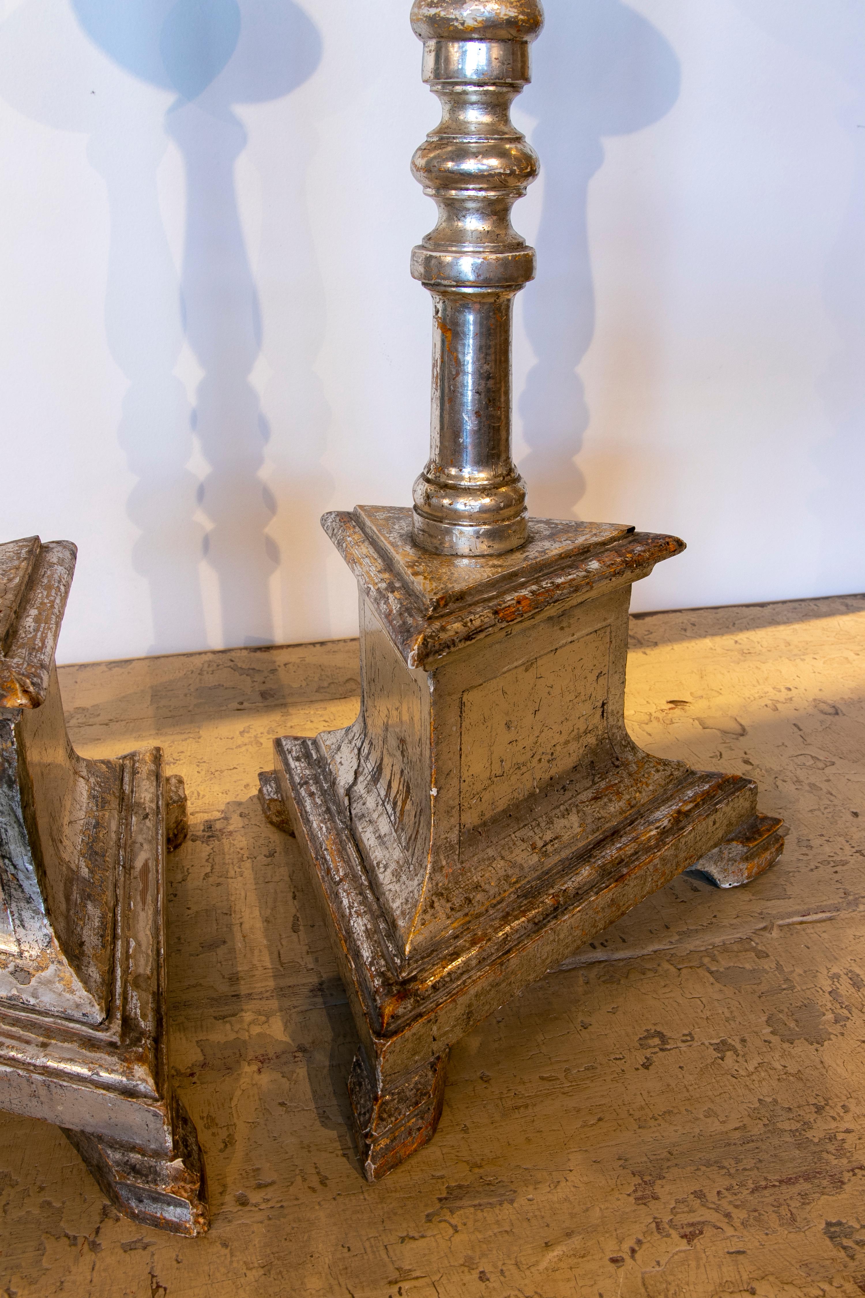 18th century Spanish Pair of Wooden Axe Holders Silver Plated For Sale 1