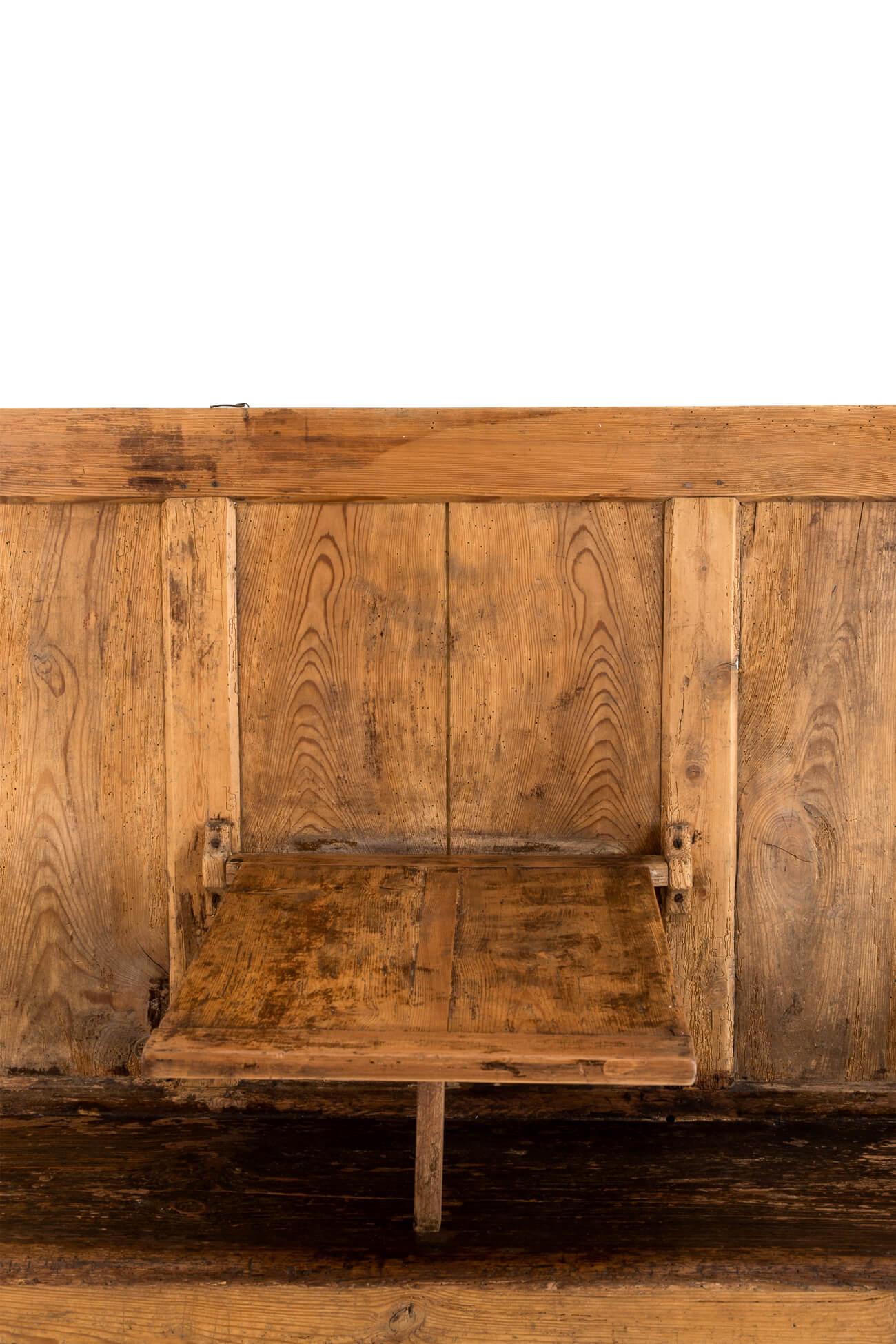 18th Century Spanish Pine Settle In Good Condition For Sale In Faversham, GB