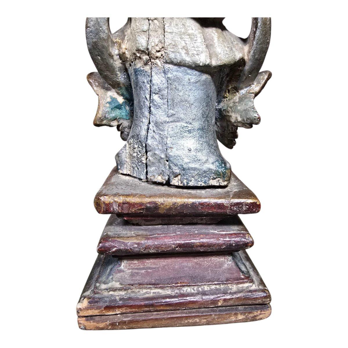 Sculpture espagnole en bois polychrome du XVIIIe siècle représentant la Vierge Immaculée État moyen - En vente à Madrid, ES