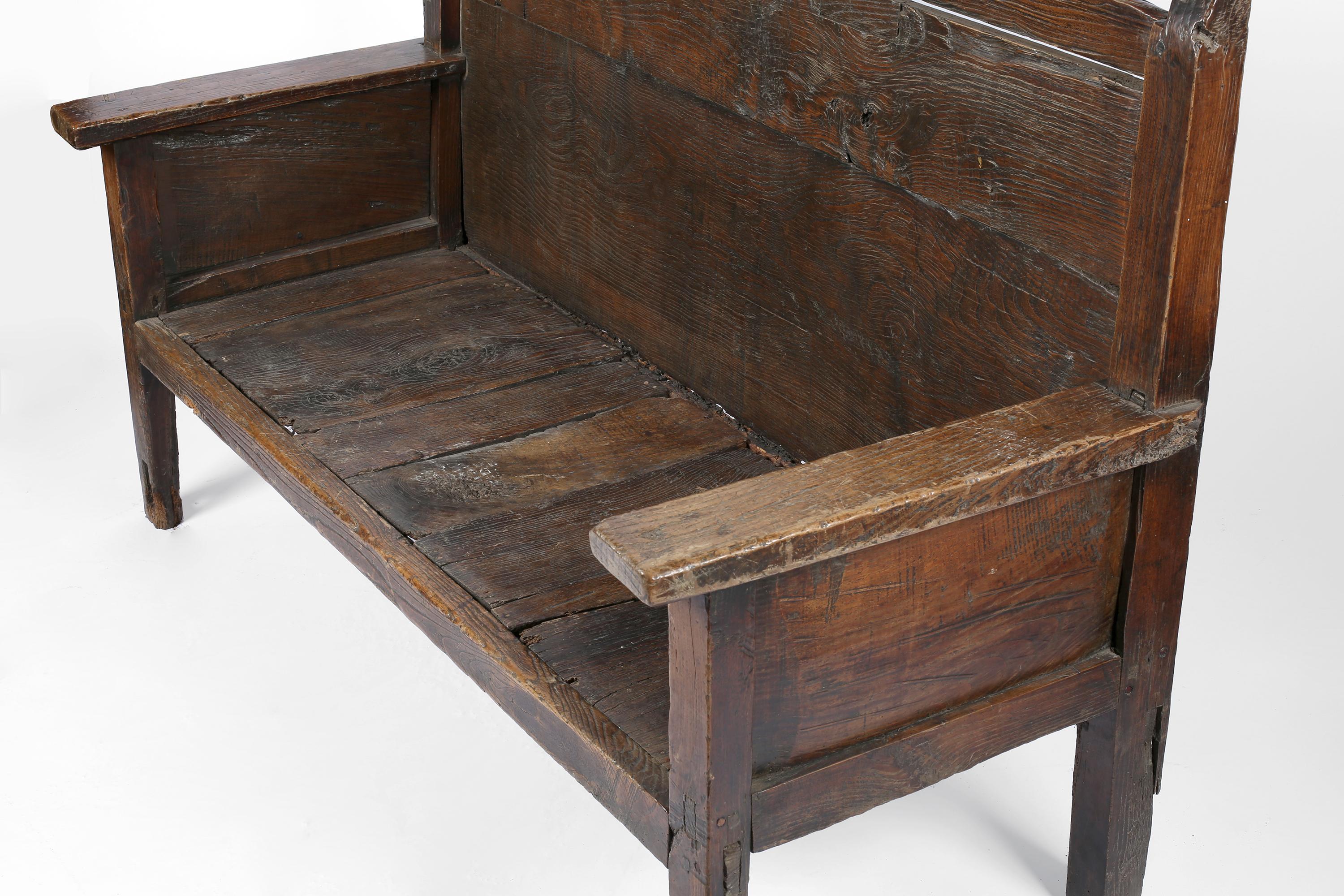 18th Century Spanish Pyrenean Mountain Bench In Good Condition For Sale In London, GB