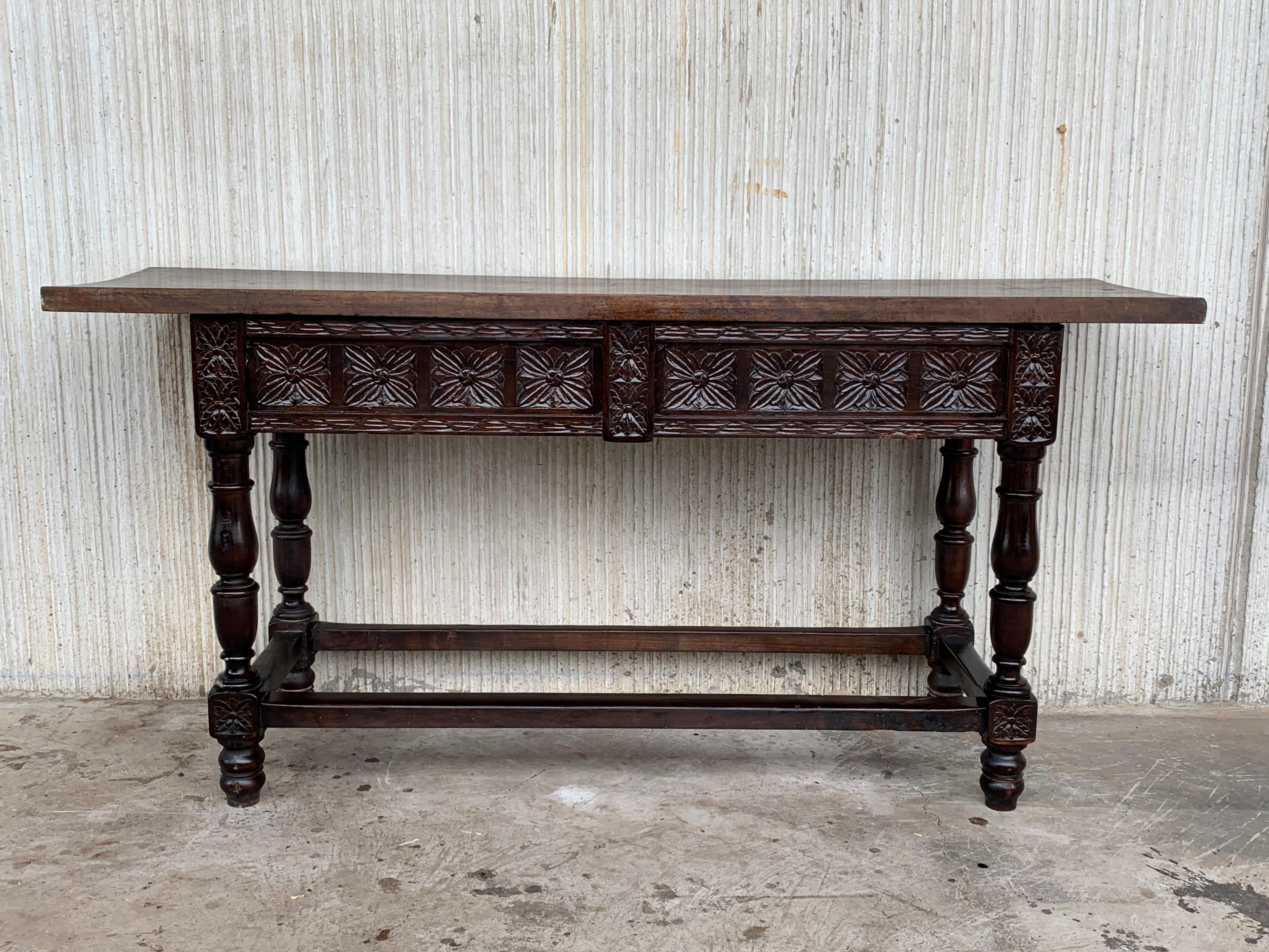 18th Century Spanish Refectory Table or Farm Table with Drawers In Good Condition In Miami, FL