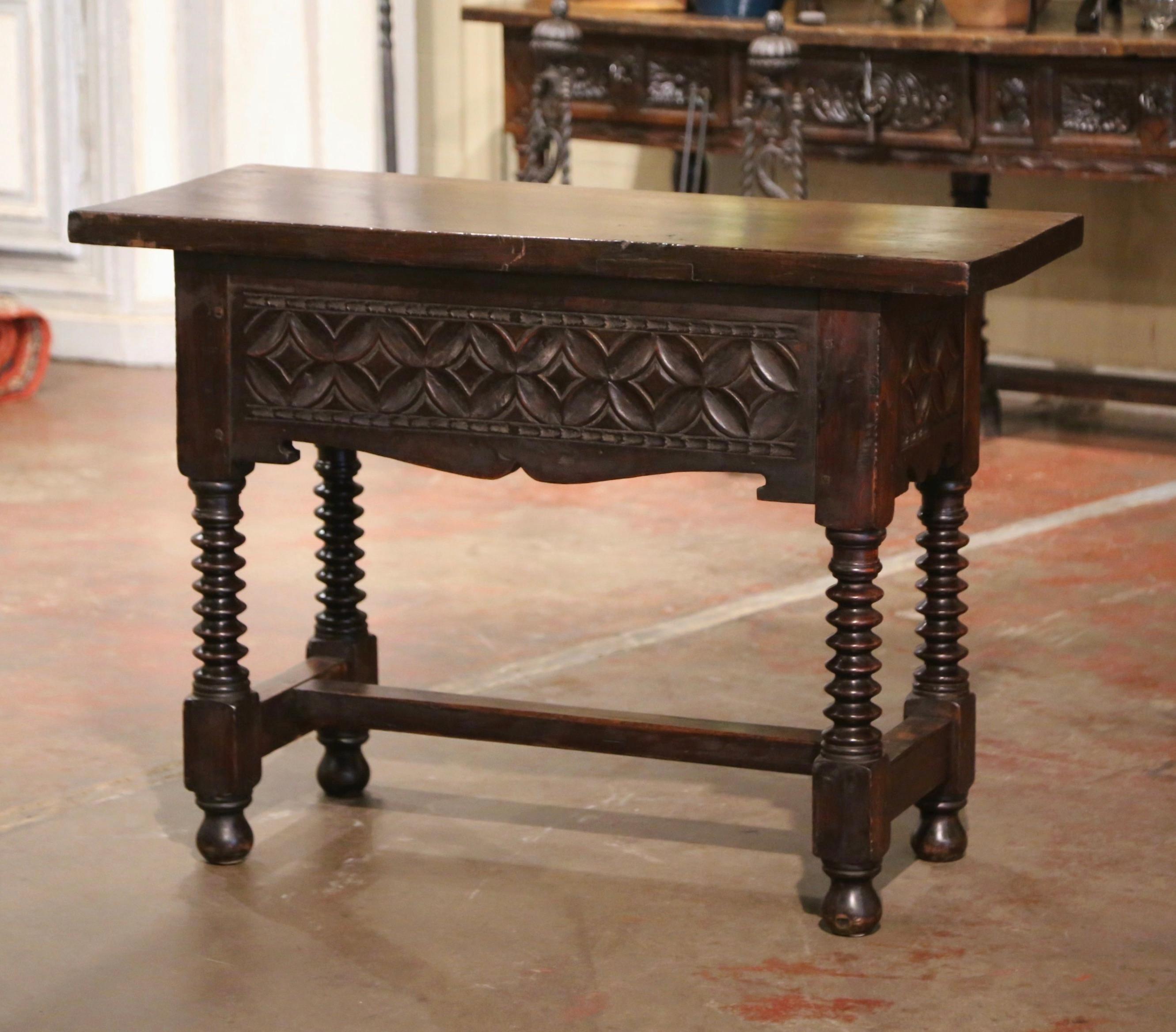 18th Century Spanish Renaissance Carved Walnut Console Table with Drawers For Sale 6
