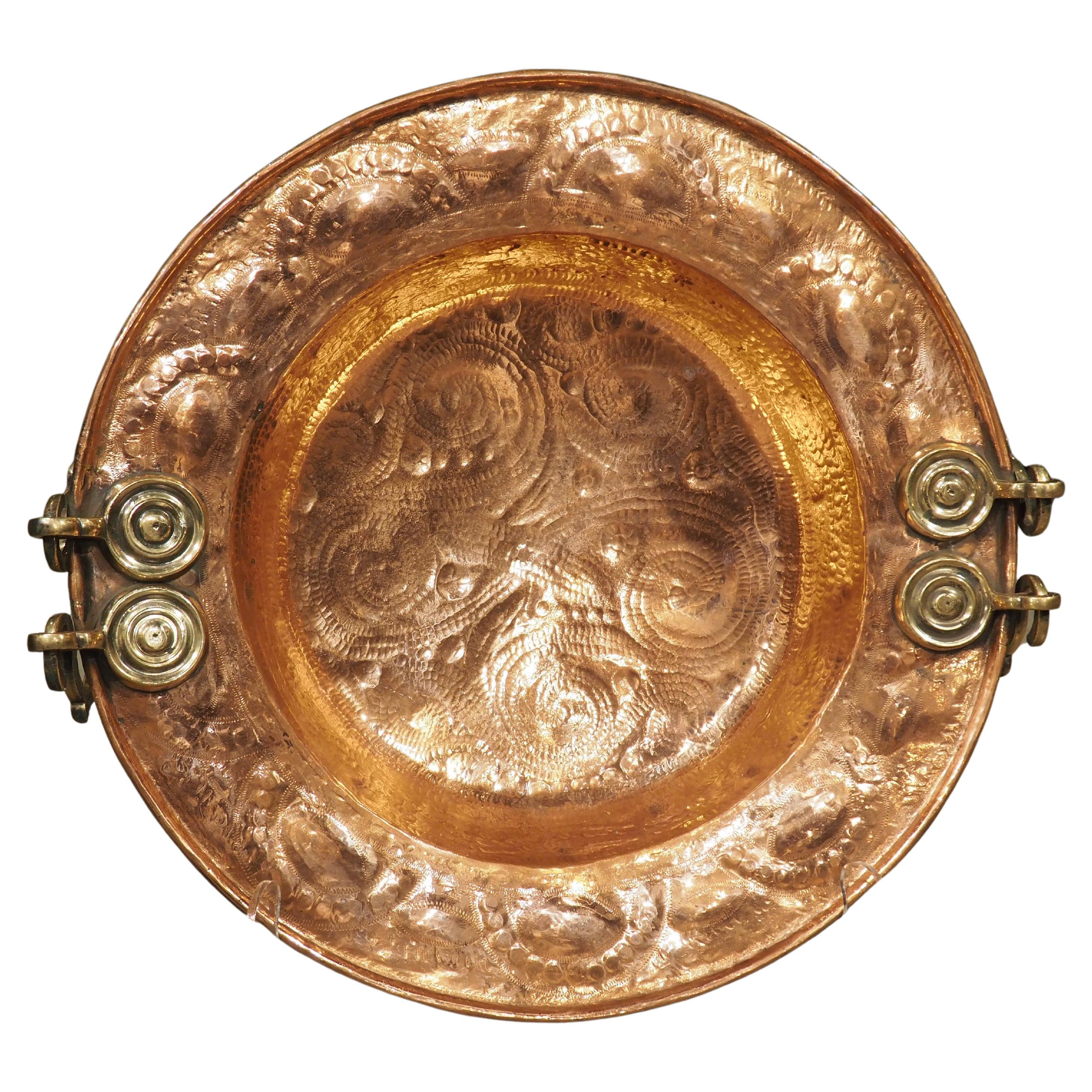 Bol à brasero en cuivre et laiton repoussé espagnol du 18e siècle en vente