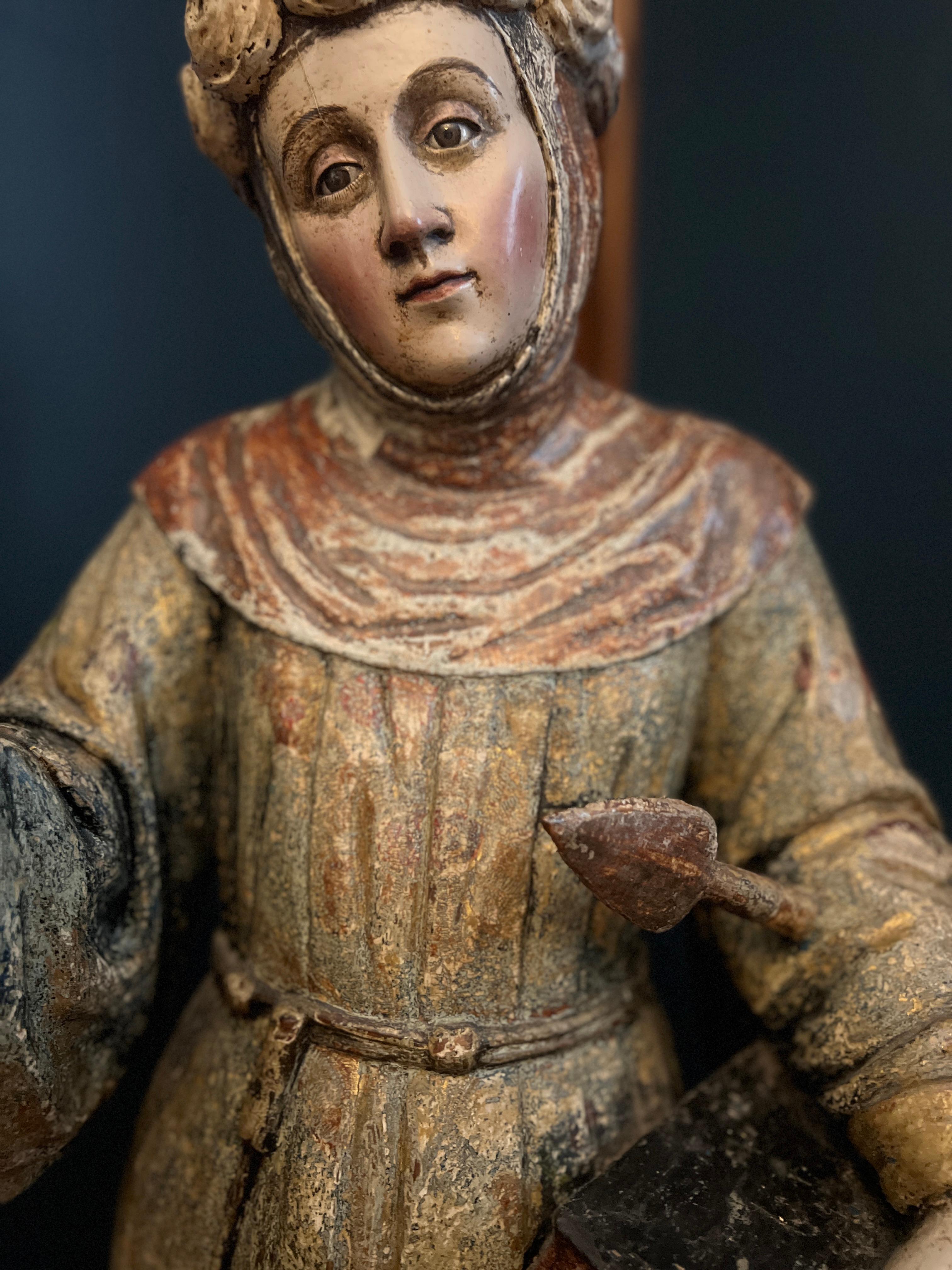 18th Century Spanish School Saint Ursula the Martyr Santos Sculpture, Glass Eyes In Good Condition In Atlanta, GA