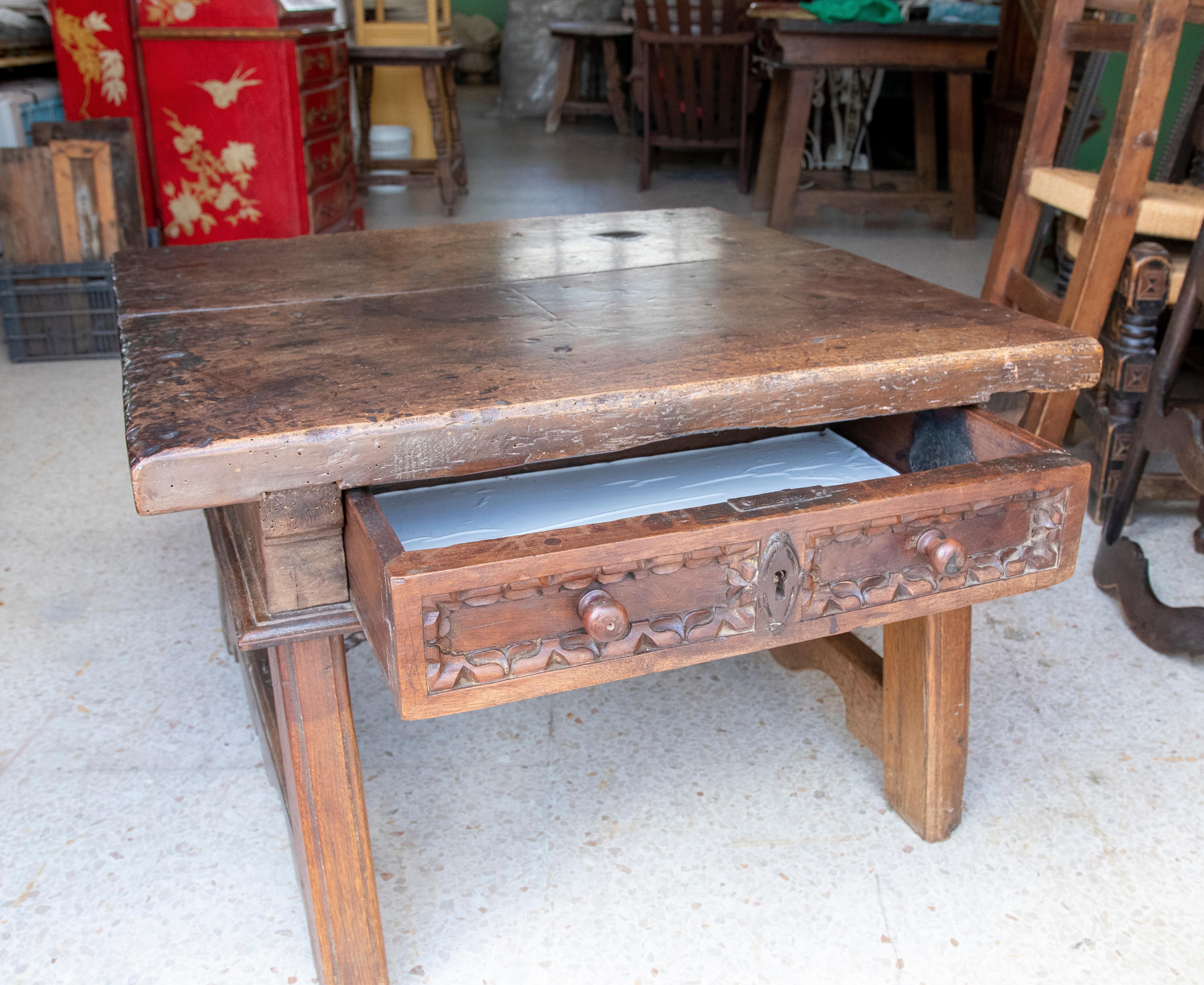 18th Century Spanish Side Table with Drawer and Iron Joining Legs In Good Condition For Sale In Marbella, ES