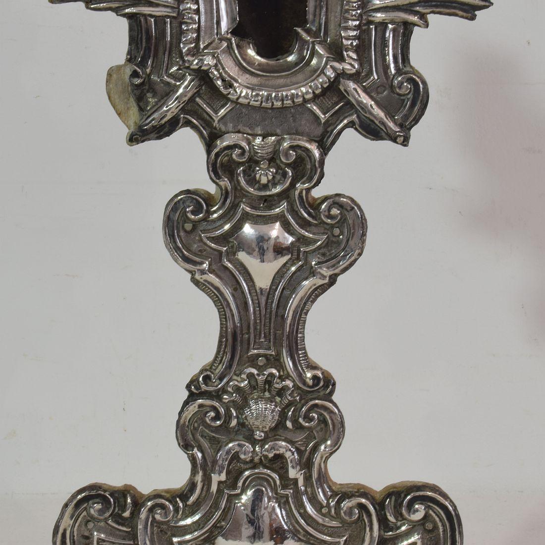 18th Century Spanish Silver on Wood Baroque Reliquary For Sale 9