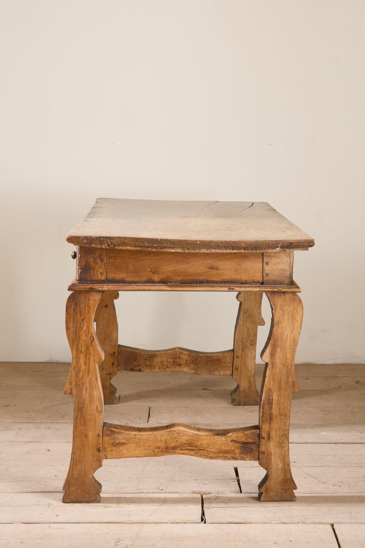 18th Century Spanish Single plank walnut table For Sale 8